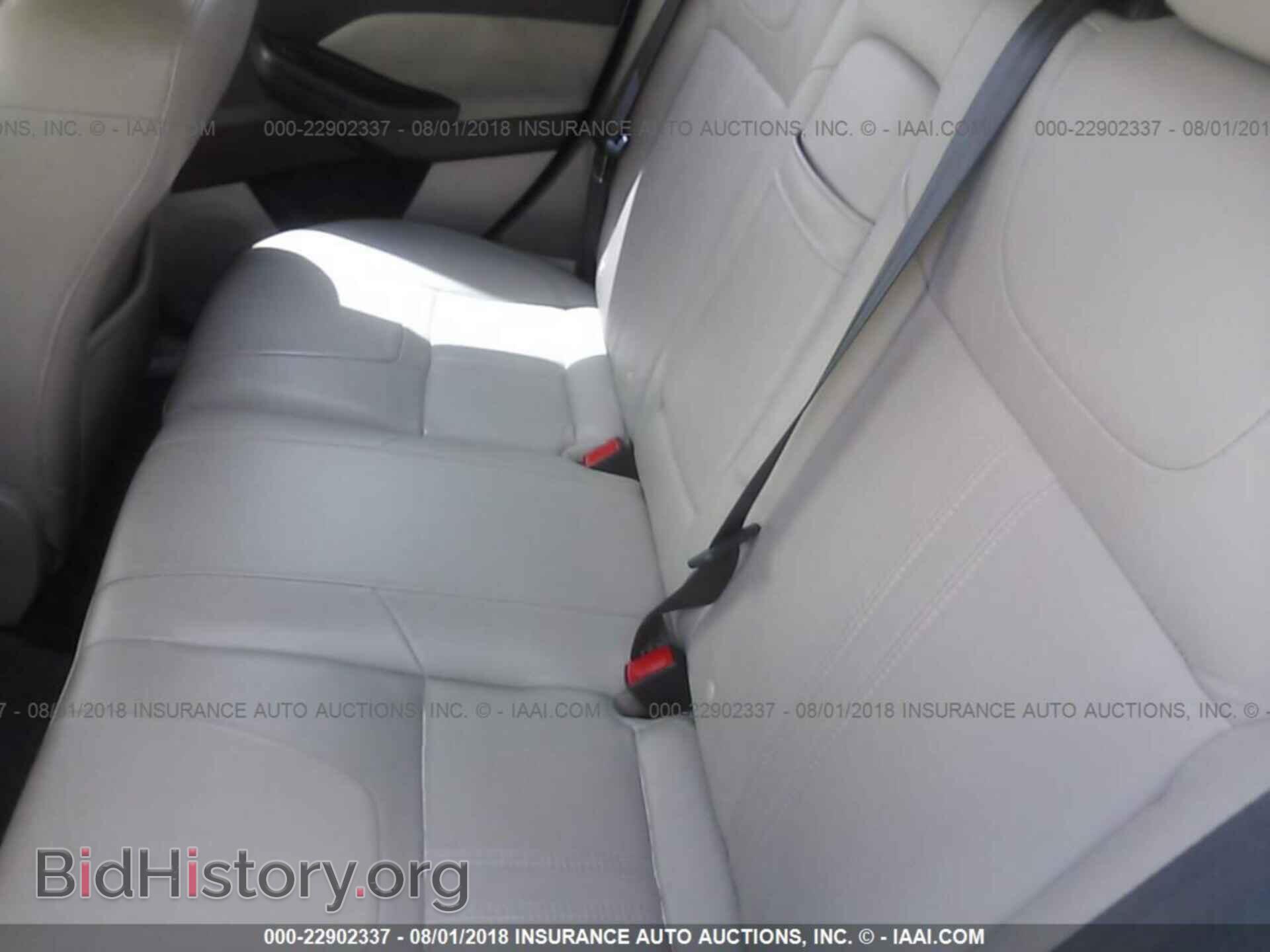 2012 Ford Focus - VIN: 1FAHP3M26CL201020 - Photo 8