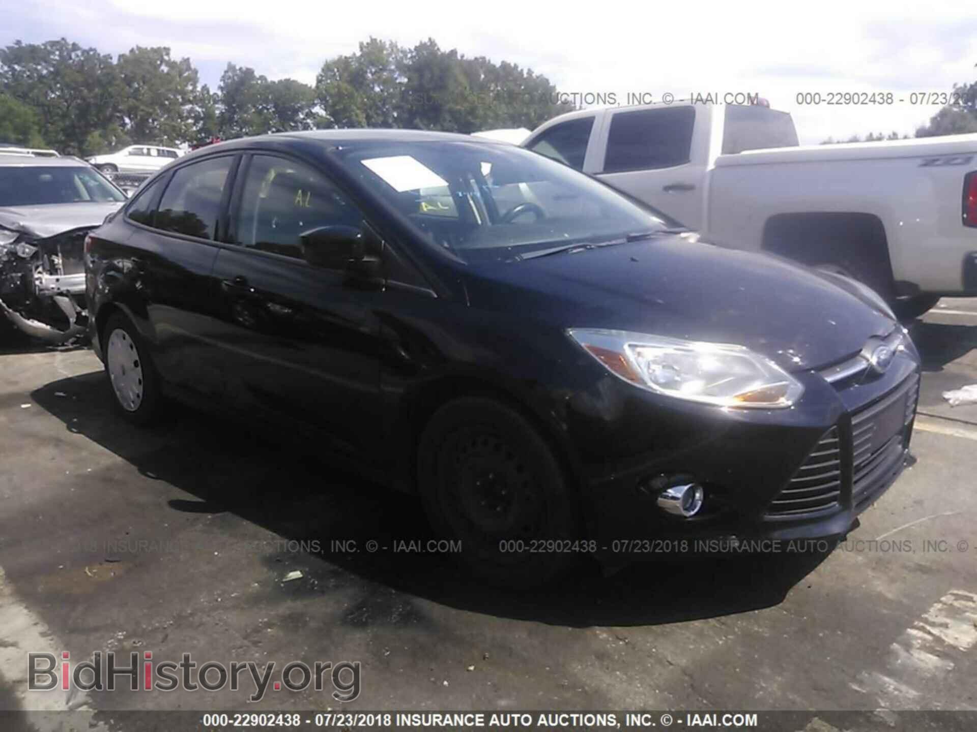 Photo 1FAHP3F24CL241044 - Ford Focus 2012