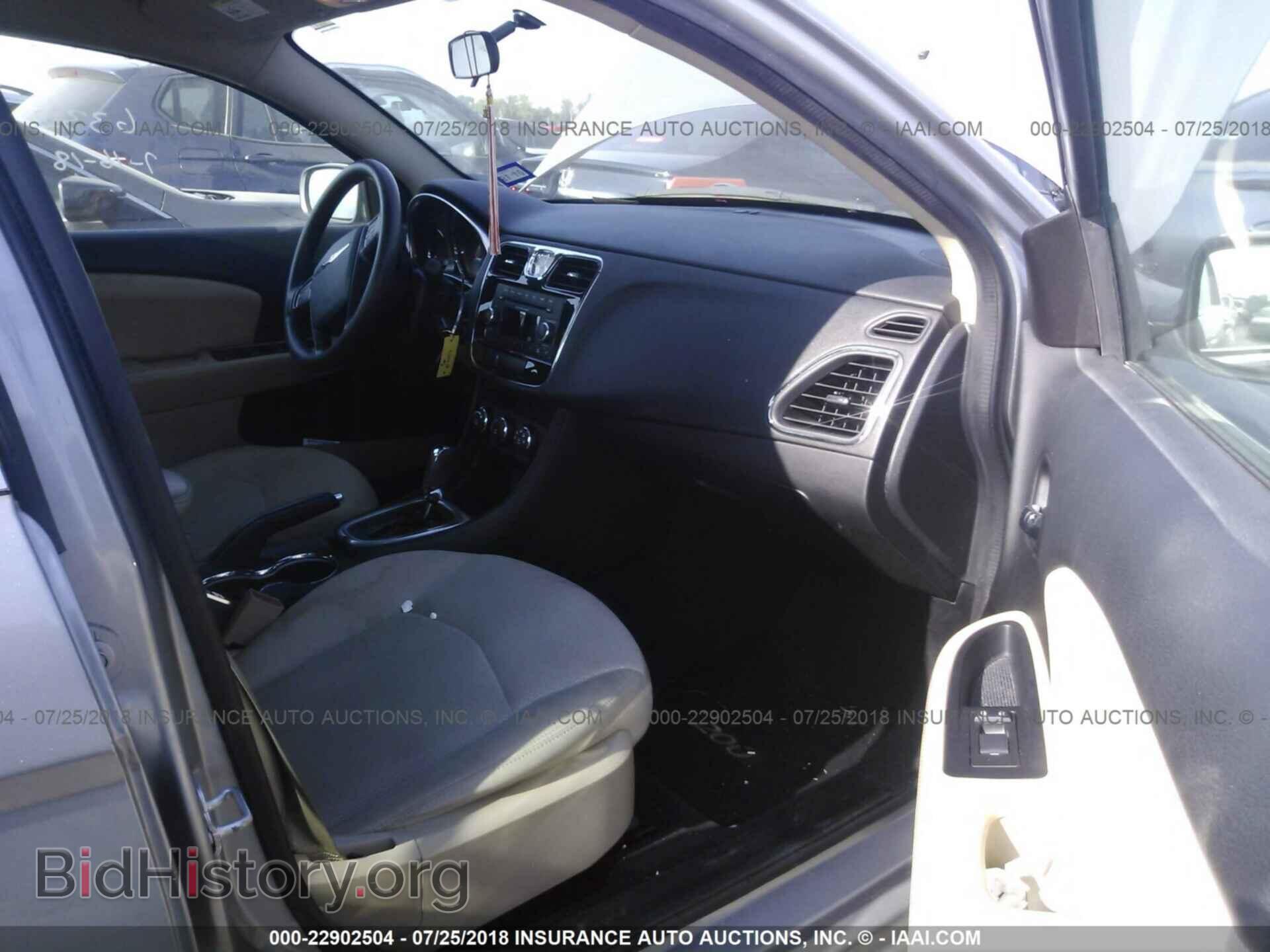 2014 Chrysler 200 - VIN: 1C3CCBAB4EN205366 - Photo 5