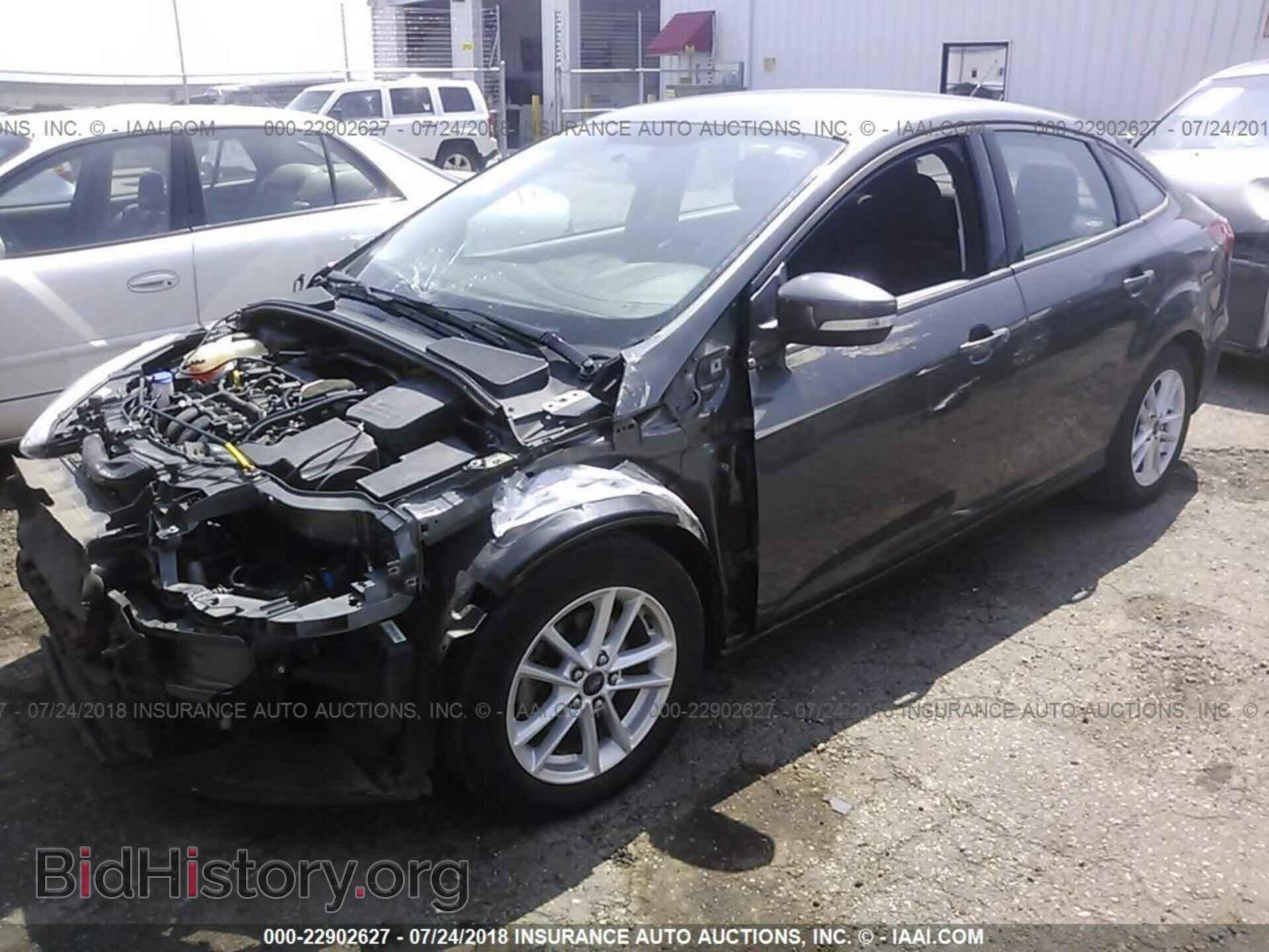 2015 Ford Focus - VIN: 1FADP3F20FL231677 - Photo 2