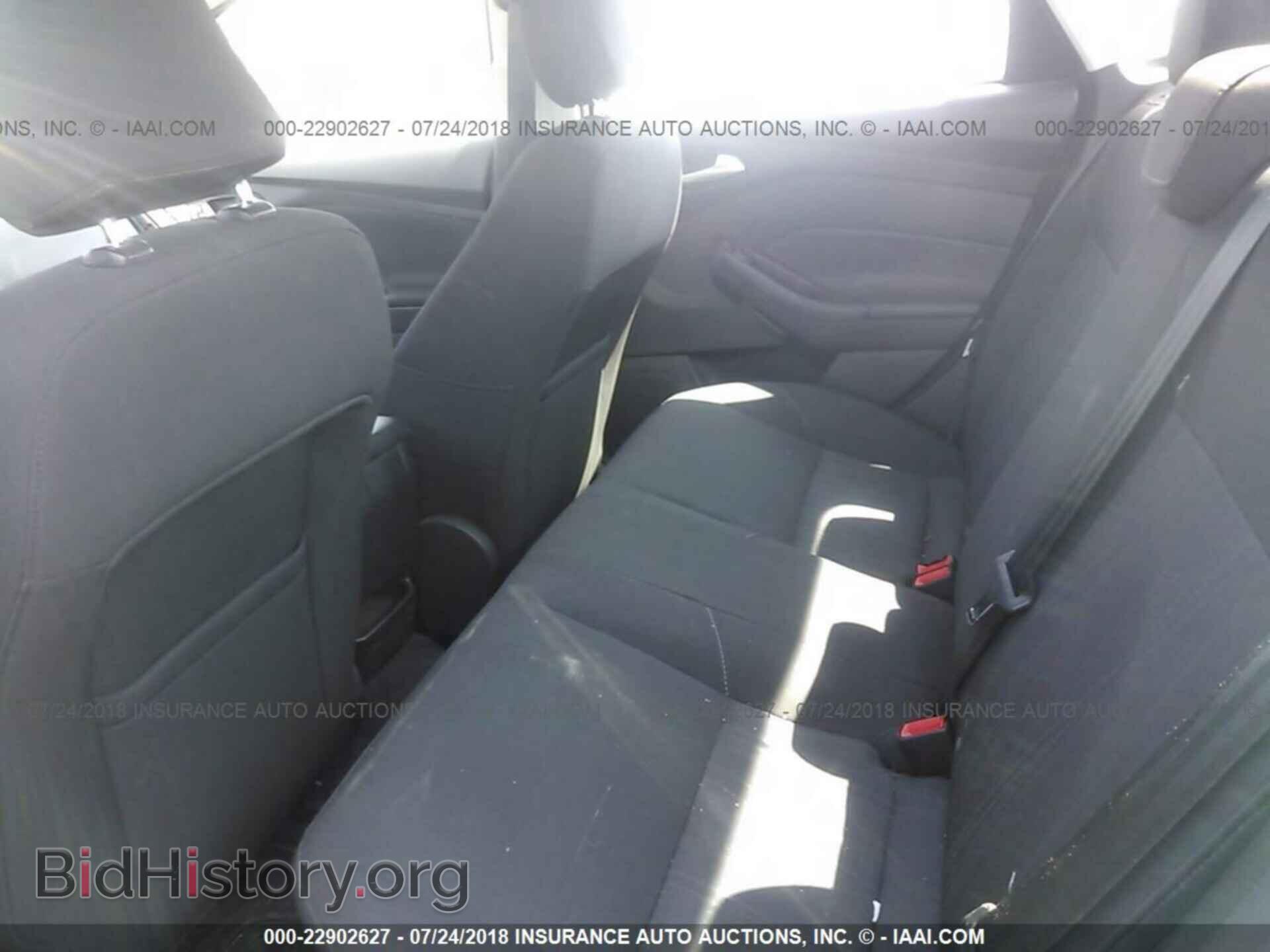 2015 Ford Focus - VIN: 1FADP3F20FL231677 - Photo 8