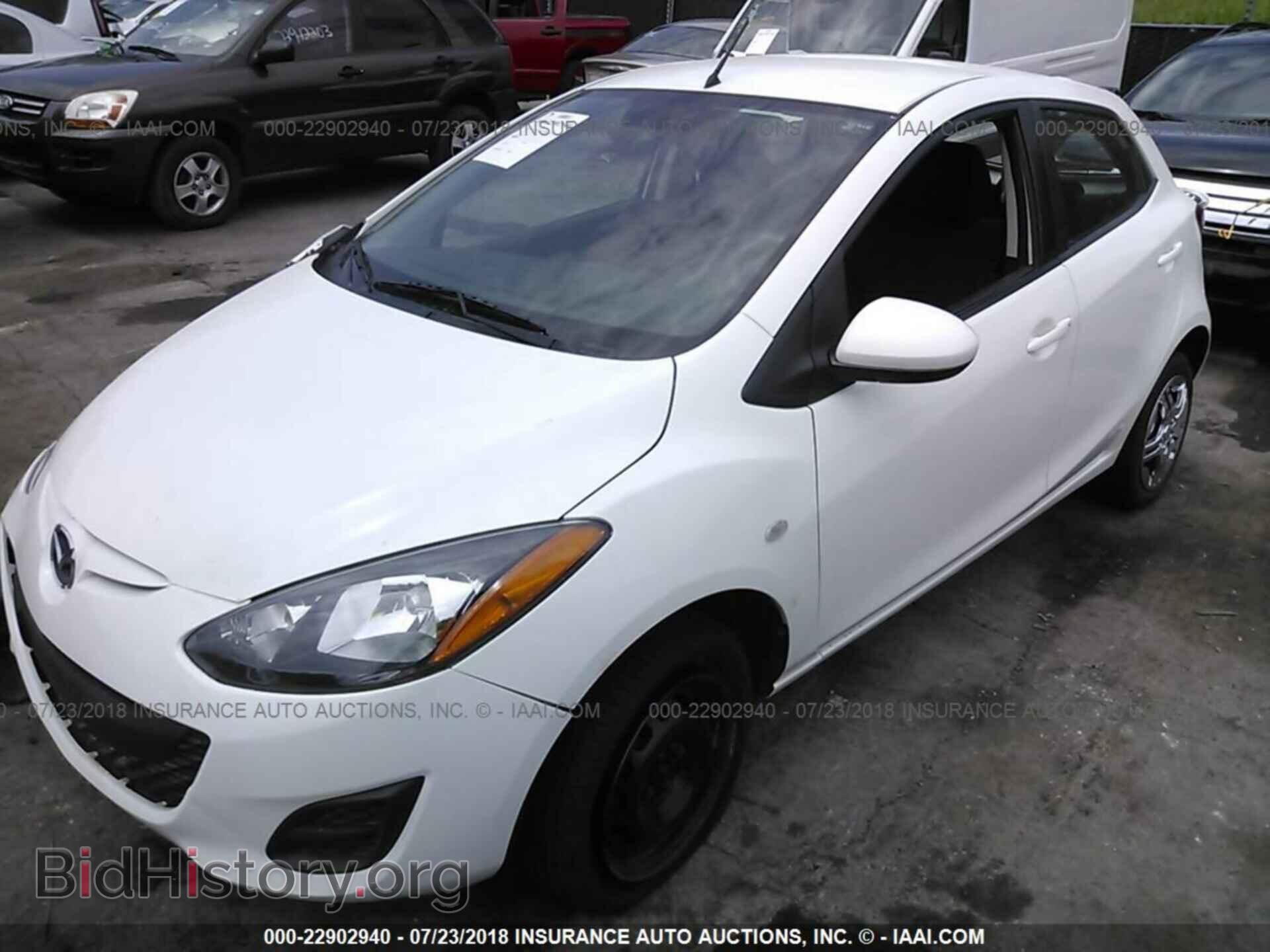 2014 Mazda Mazda2 - VIN: JM1DE1KZ8E0182672 - Photo 2