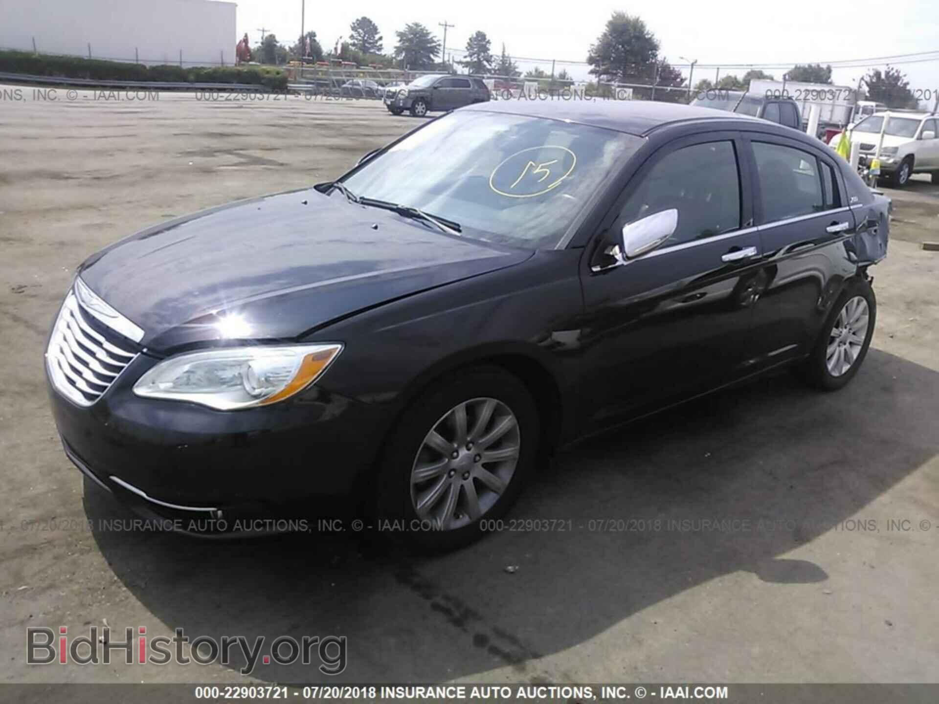 2014 Chrysler 200 - VIN: 1C3CCBCG3EN100164 - Фото 2