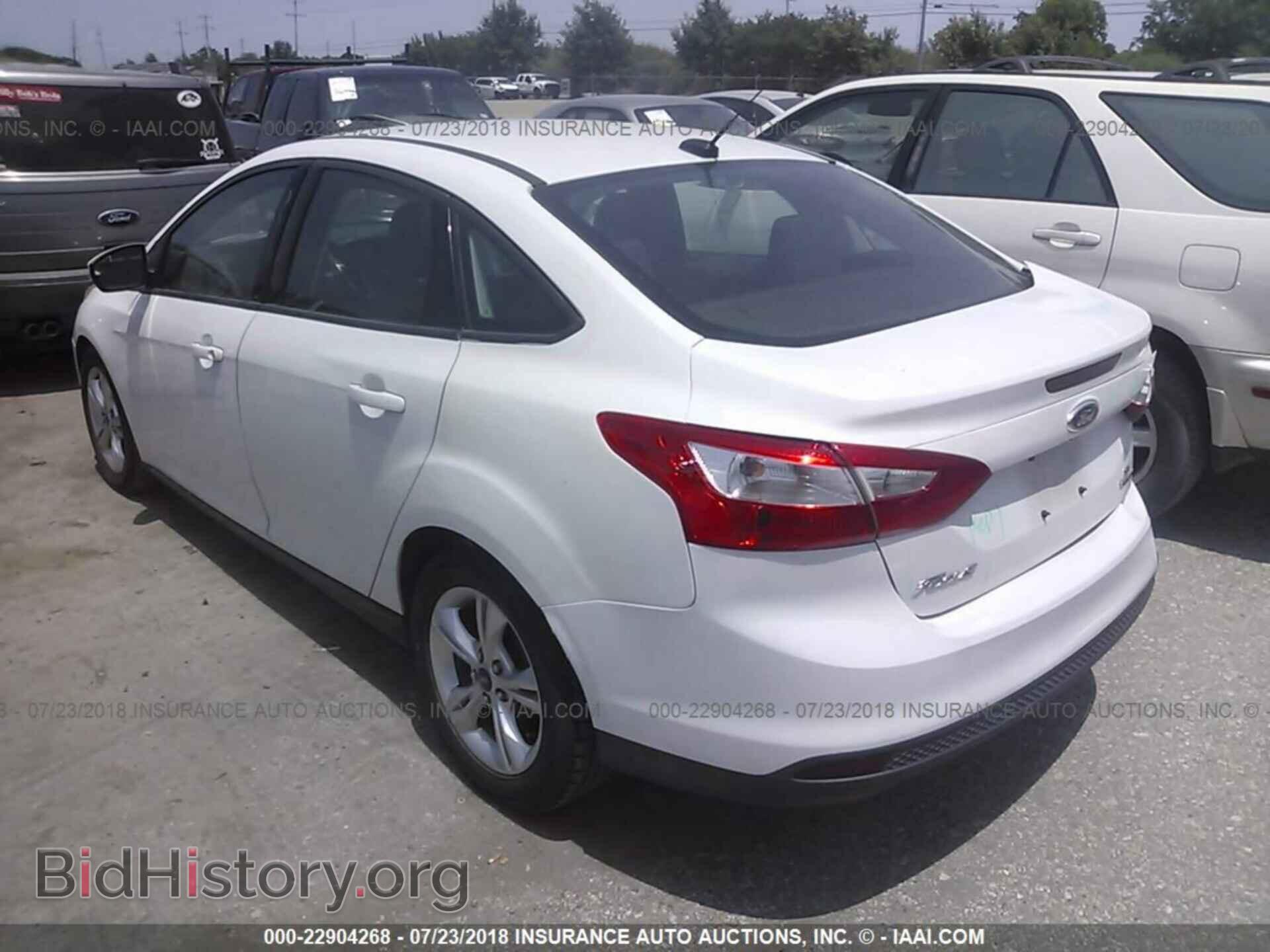 2014 Ford Focus - VIN: 1FADP3F23EL162899 - Photo 3