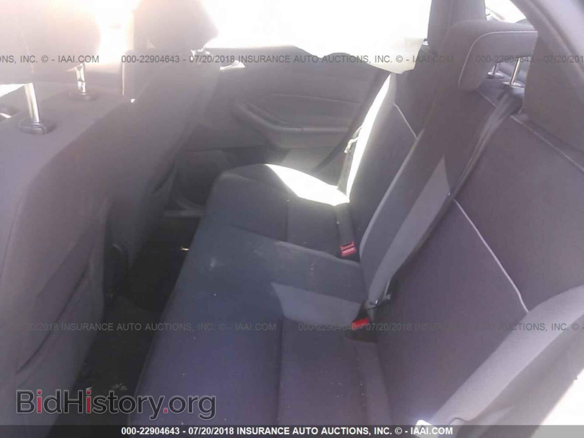 2014 Ford Focus - VIN: 1FADP3F21EL240063 - Photo 8