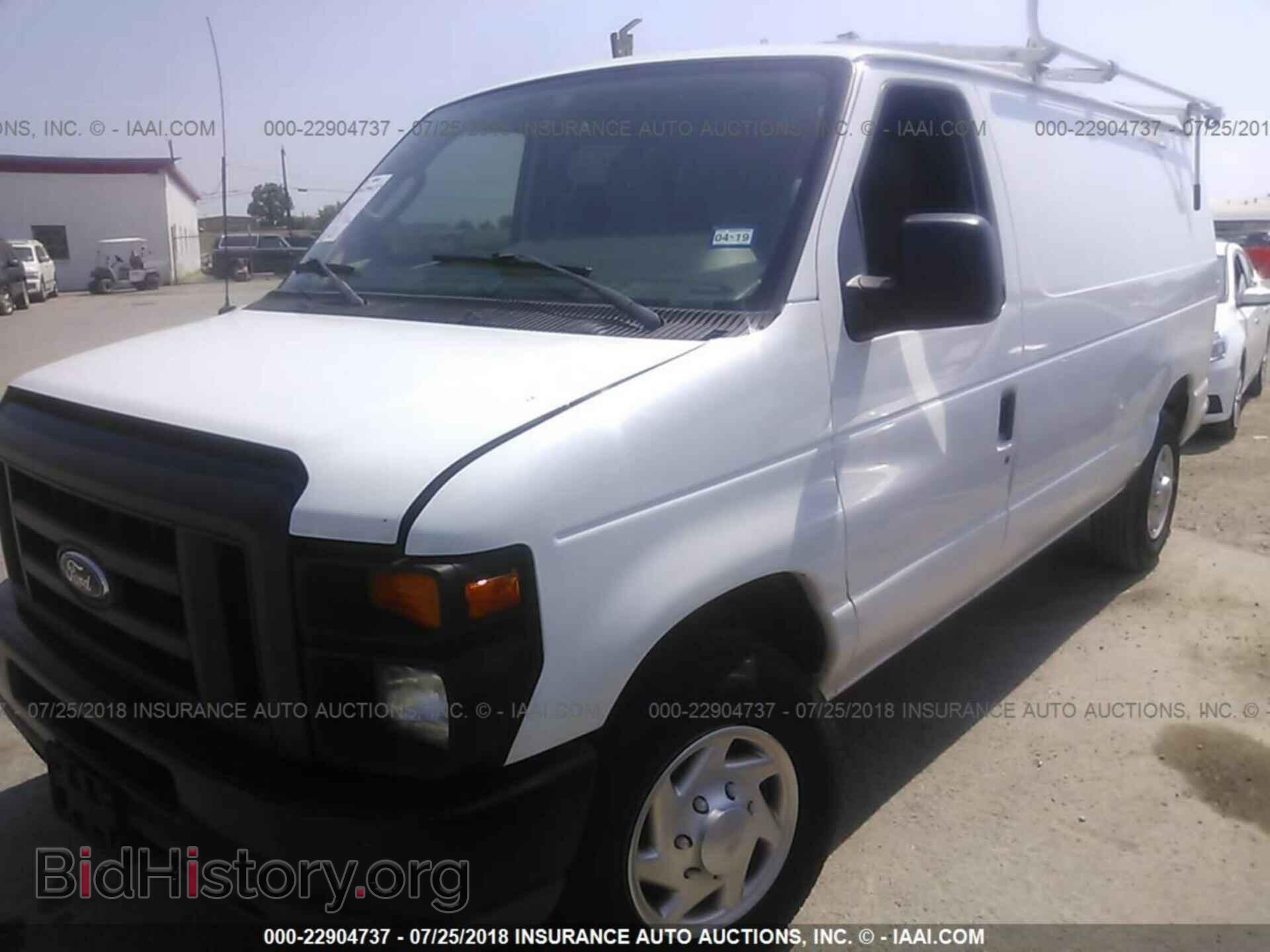 2011 Ford Econoline - VIN: 1FTNE2ELXBDA81333 - Photo 2