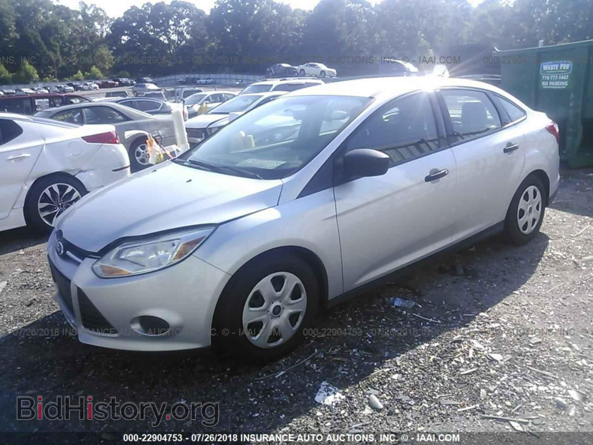 2014 Ford Focus - VIN: 1FADP3E29EL255976 - Photo 2