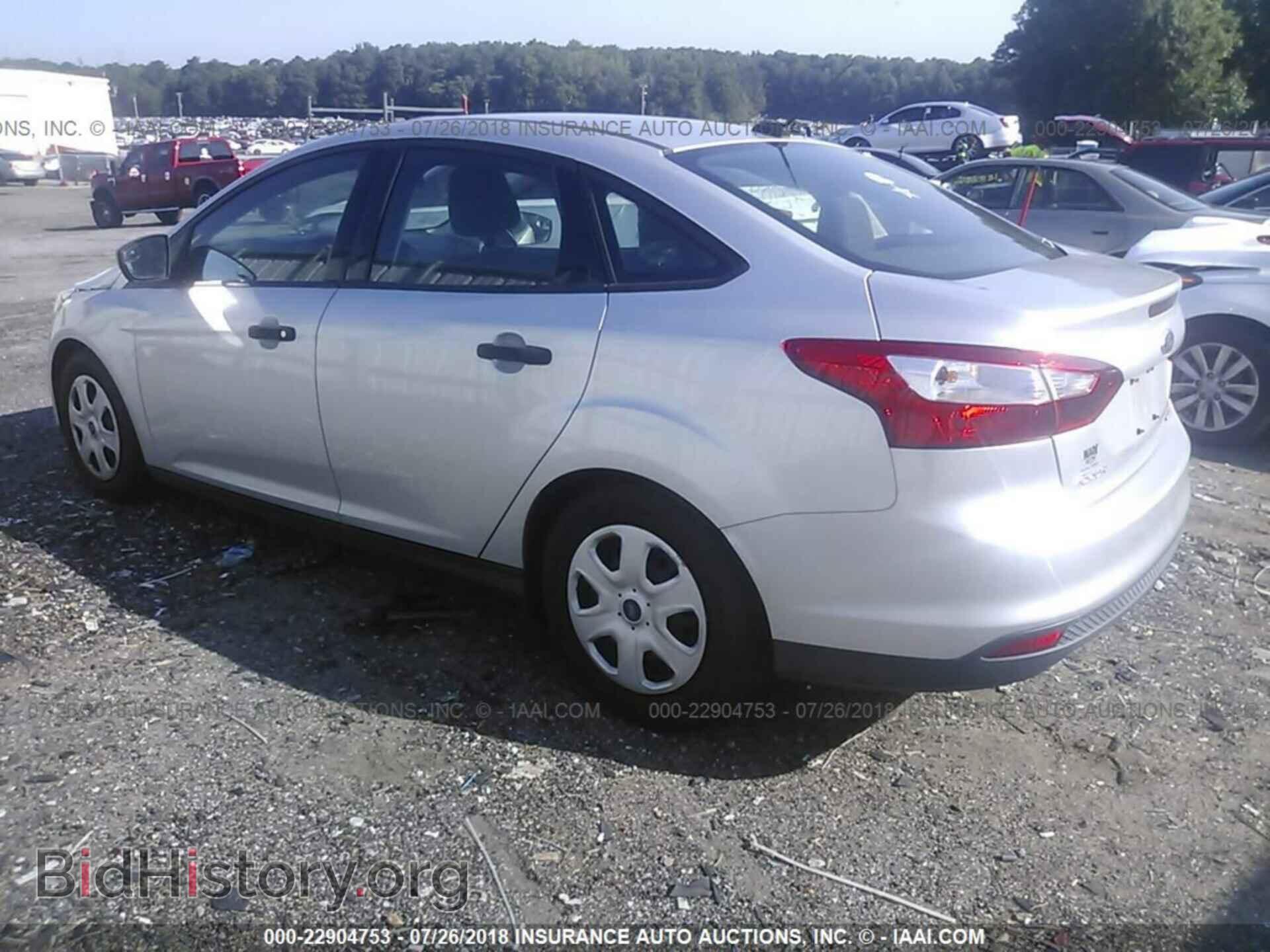 2014 Ford Focus - VIN: 1FADP3E29EL255976 - Photo 3