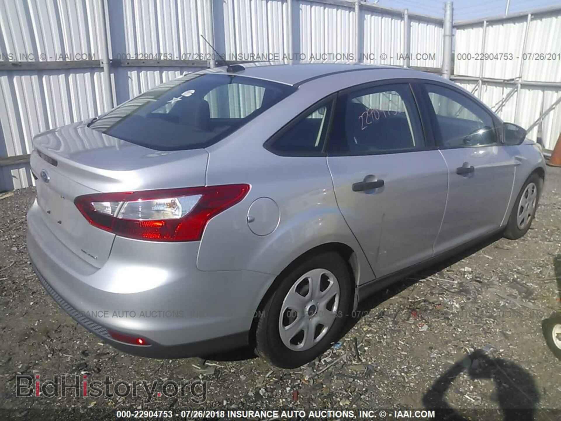 2014 Ford Focus - VIN: 1FADP3E29EL255976 - Photo 4