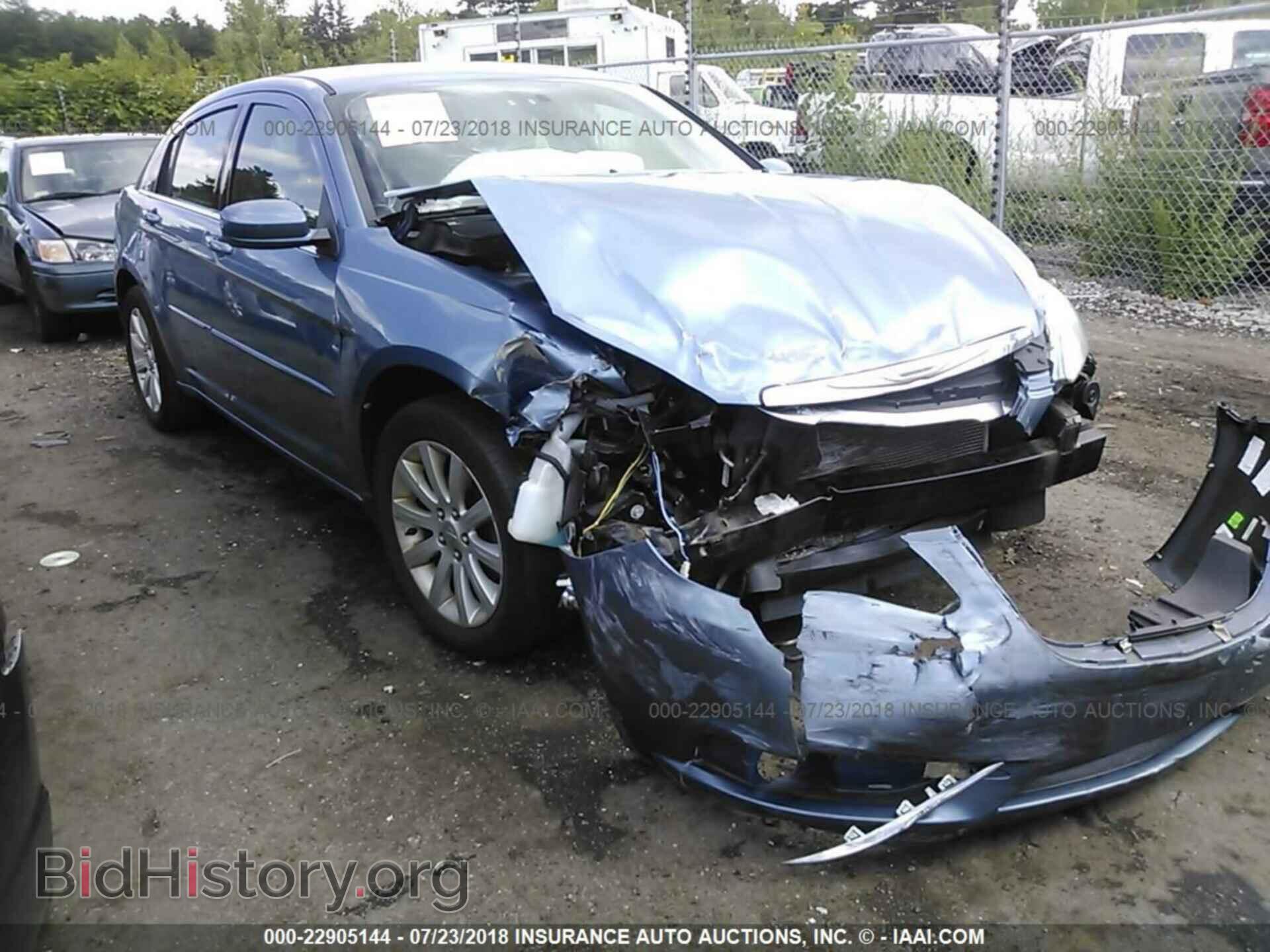 Photo 1C3BC1FG9BN552729 - Chrysler 200 2011