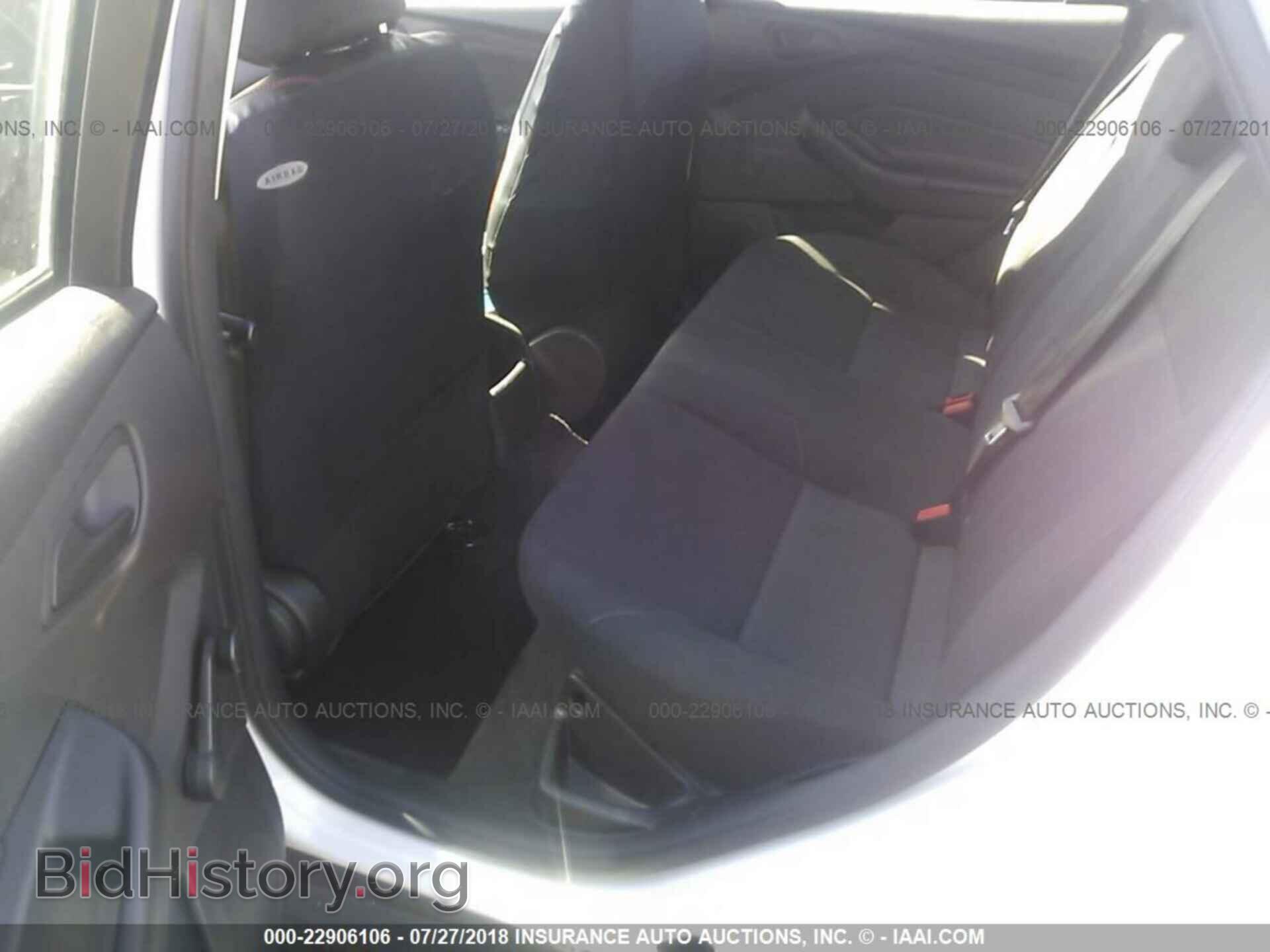 2016 Ford Focus - VIN: 1FADP3E20GL406299 - Photo 8