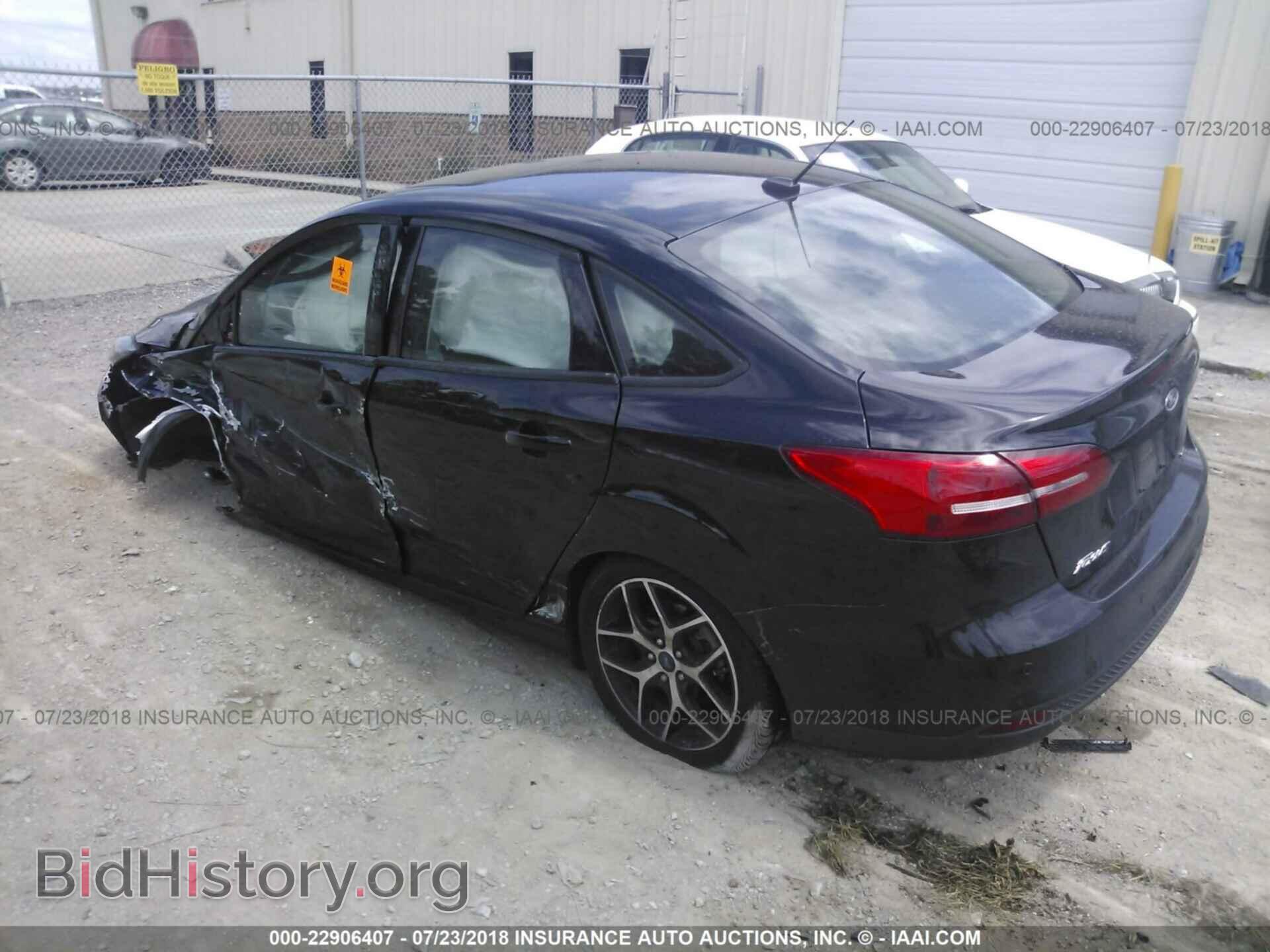 2017 Ford Focus - VIN: 1FADP3H23HL337265 - Фото 3
