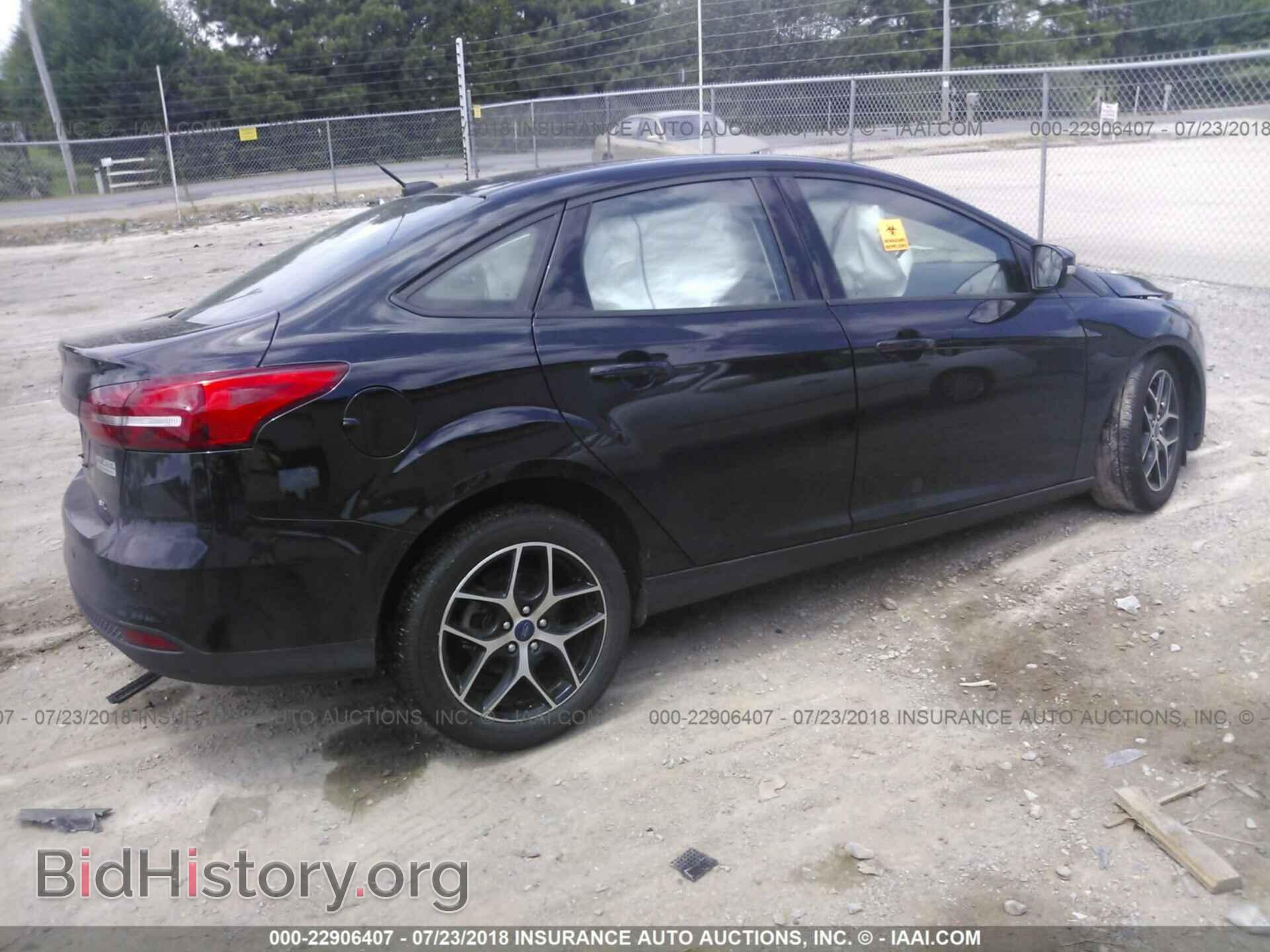 2017 Ford Focus - VIN: 1FADP3H23HL337265 - Фото 4