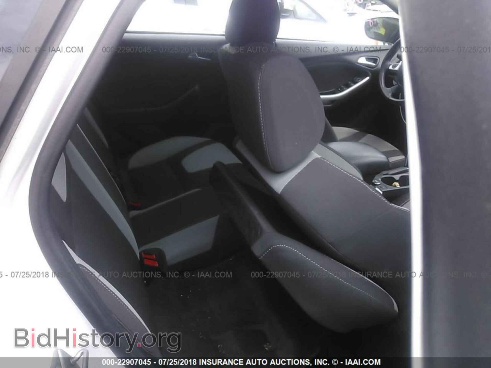 2012 Ford Focus - VIN: 1FAHP3K2XCL471712 - Photo 8