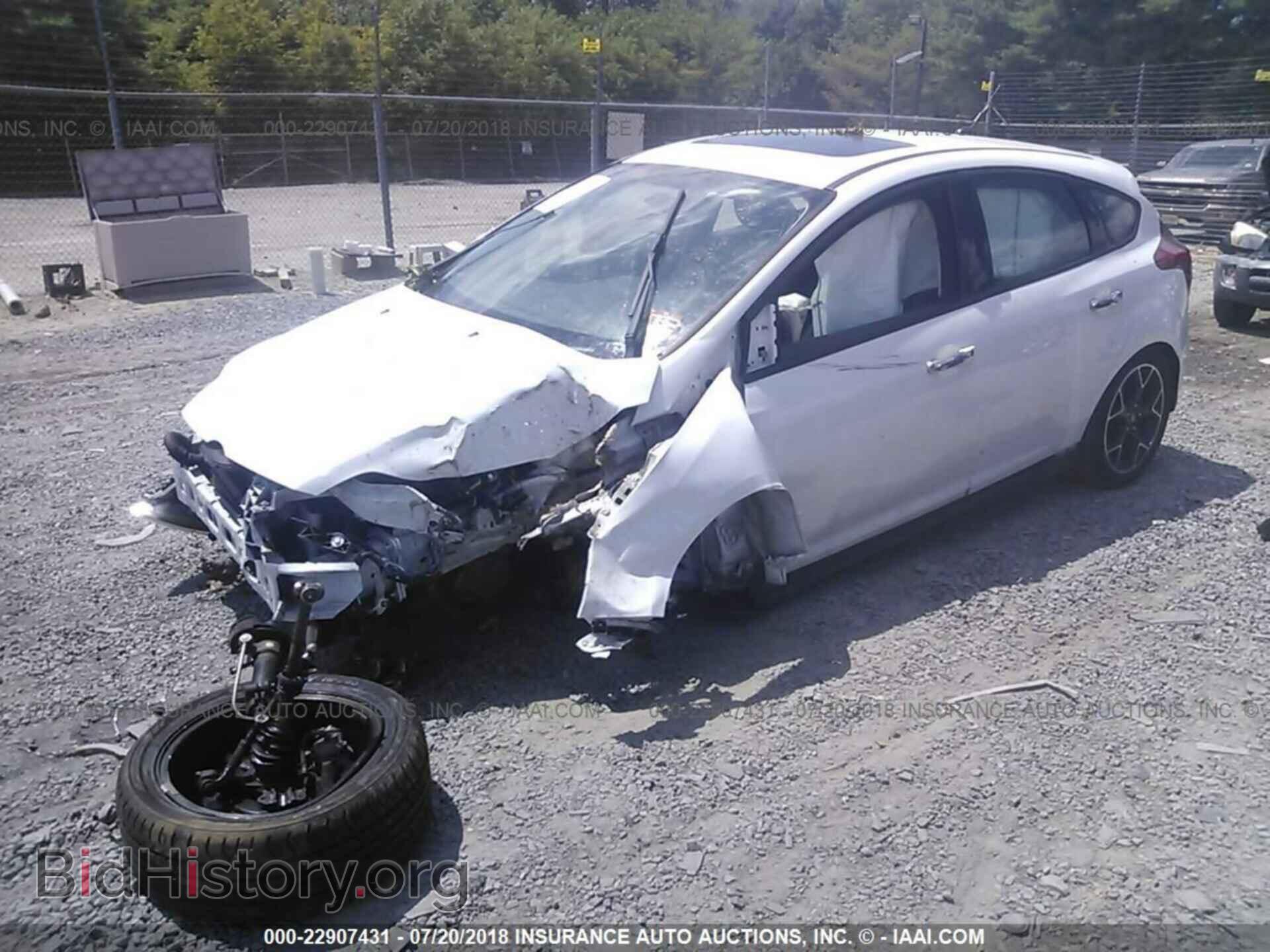 2013 Ford Focus - VIN: 1FADP3K26DL358906 - Фото 2