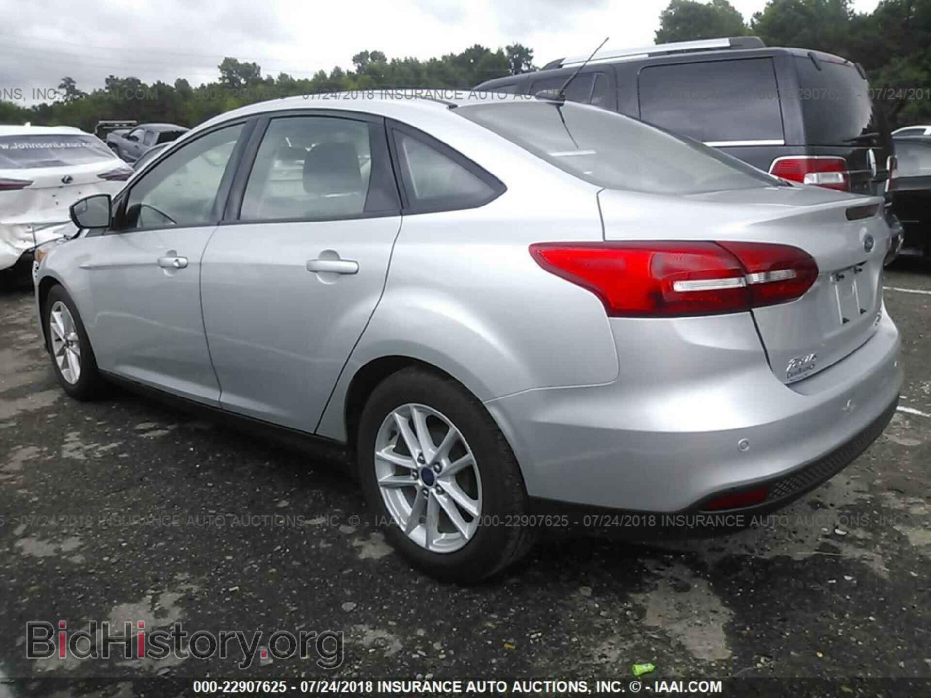 2015 Ford Focus - VIN: 1FADP3F28FL338721 - Photo 3
