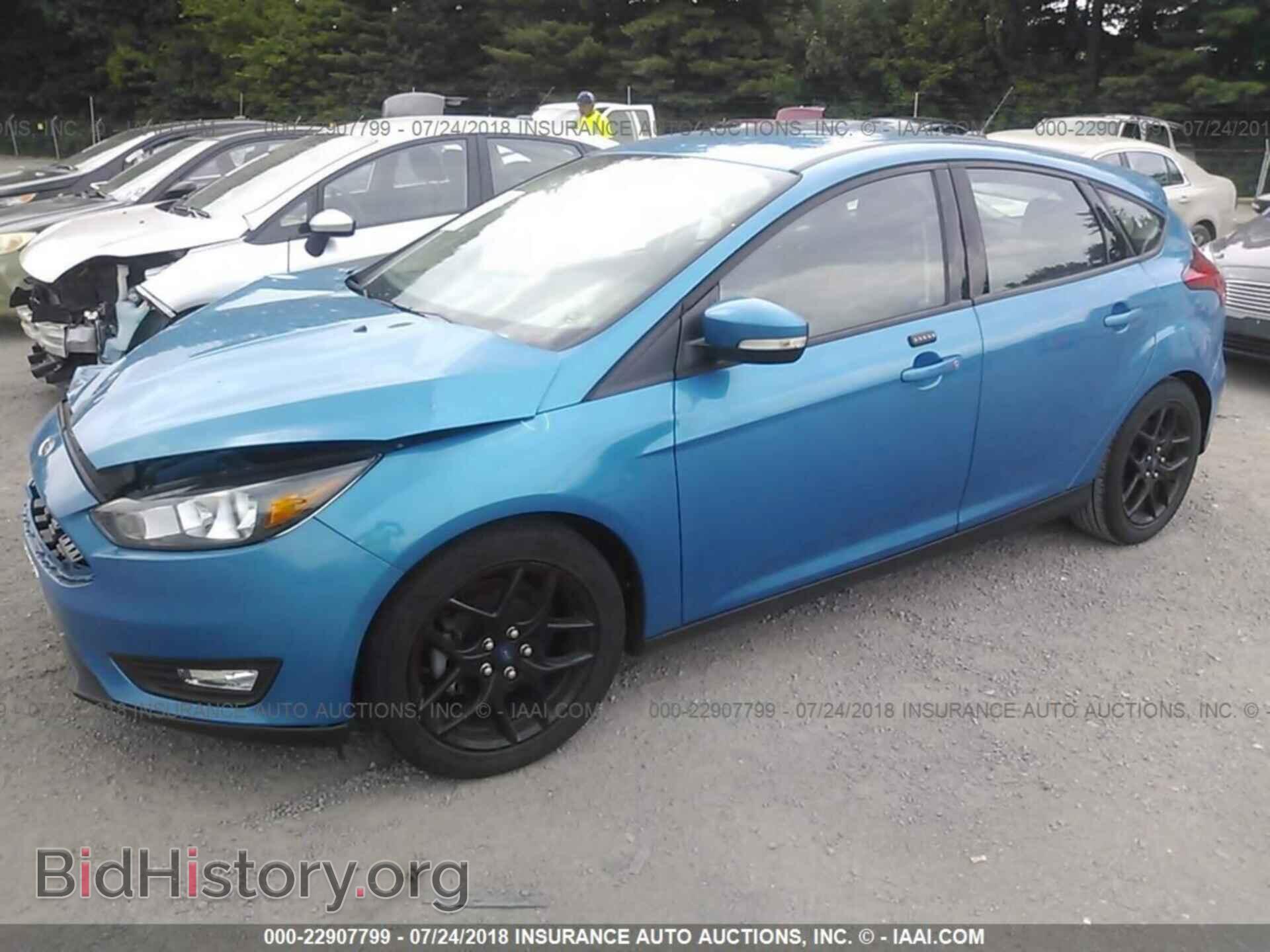 2016 Ford Focus - VIN: 1FADP3K27GL211613 - Photo 2