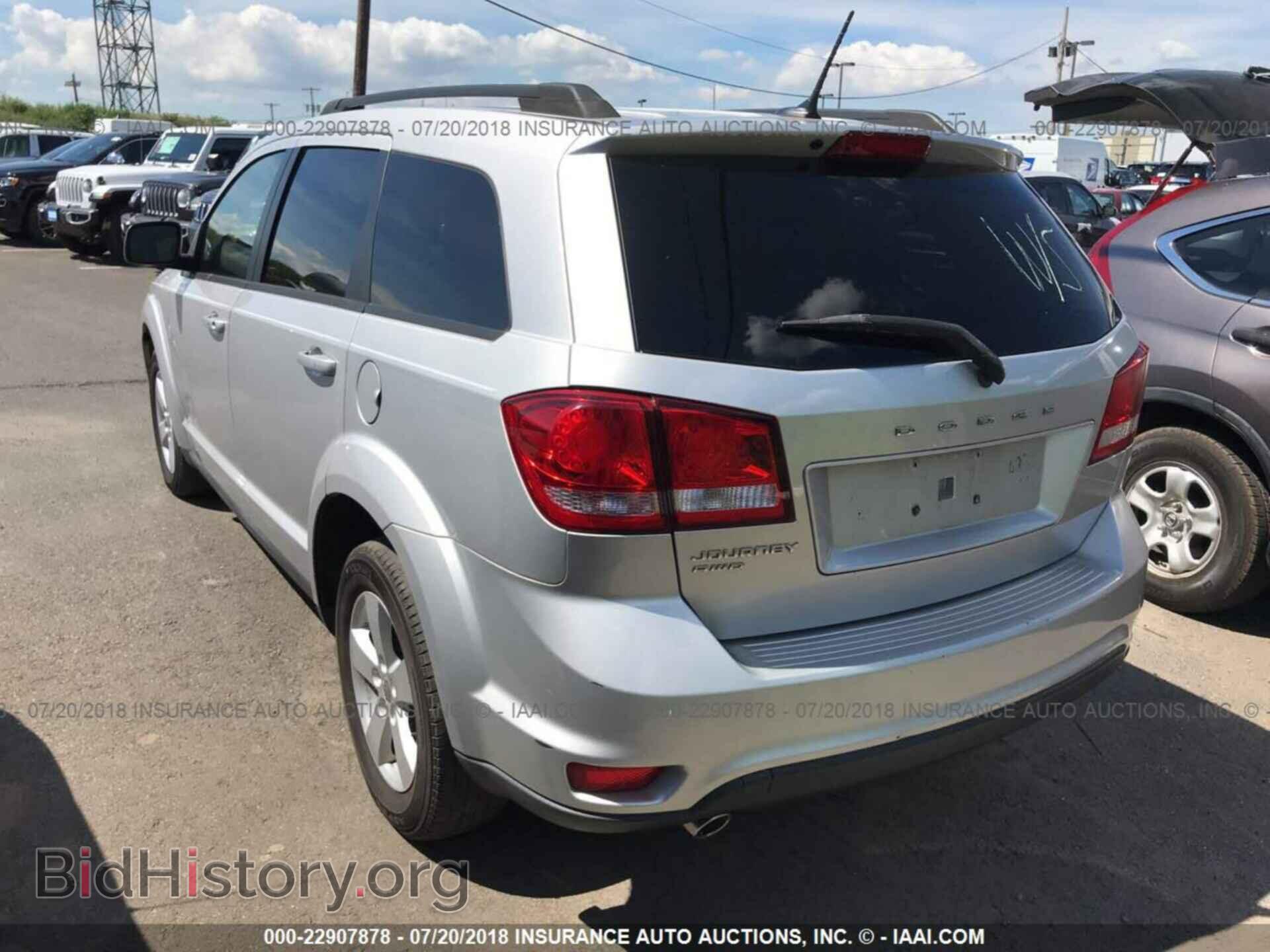 2011 Dodge Journey - VIN: 3D4PH1FG2BT552965 - Photo 3