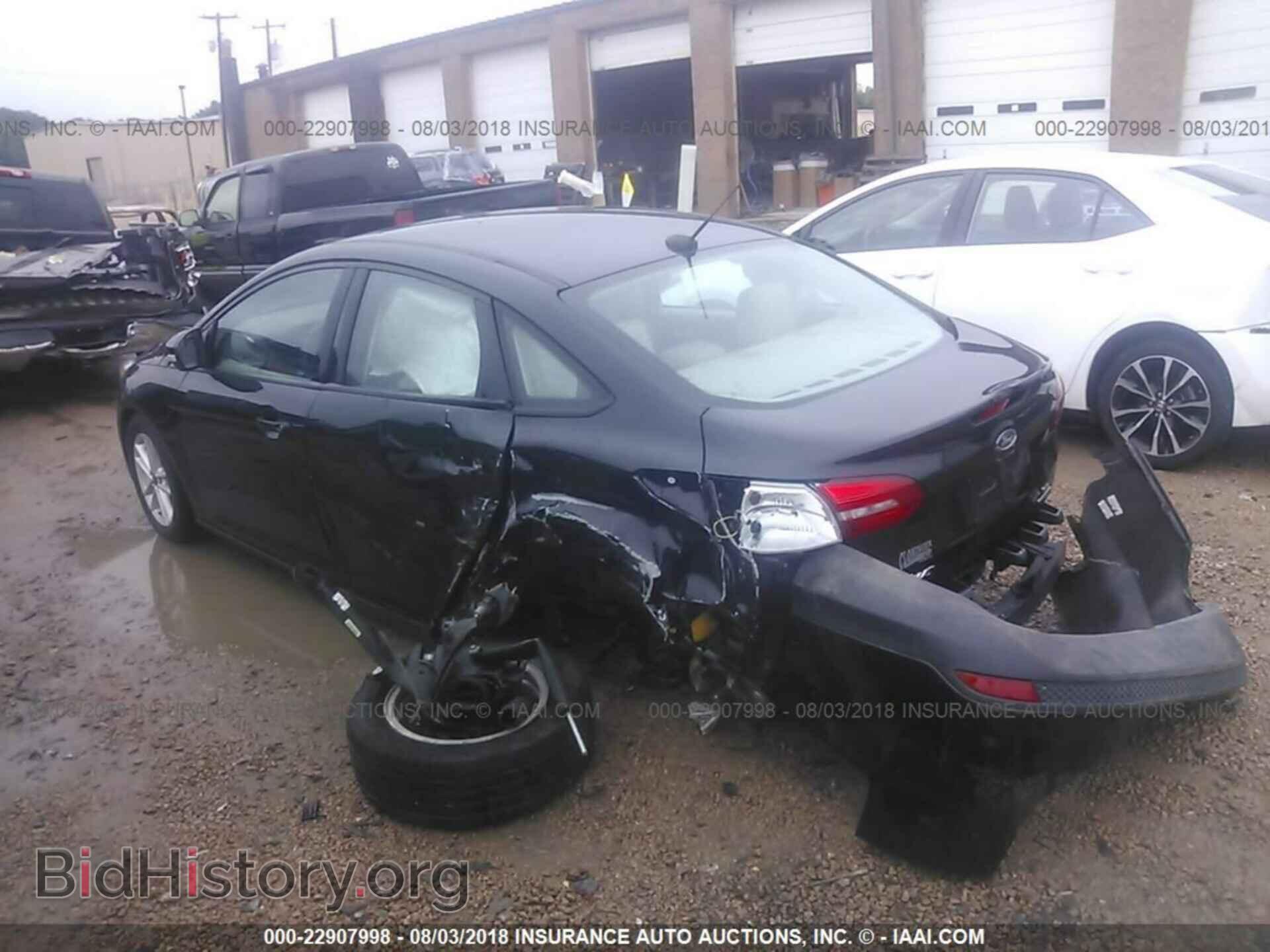 2016 Ford Focus - VIN: 1FADP3F25GL248993 - Photo 3