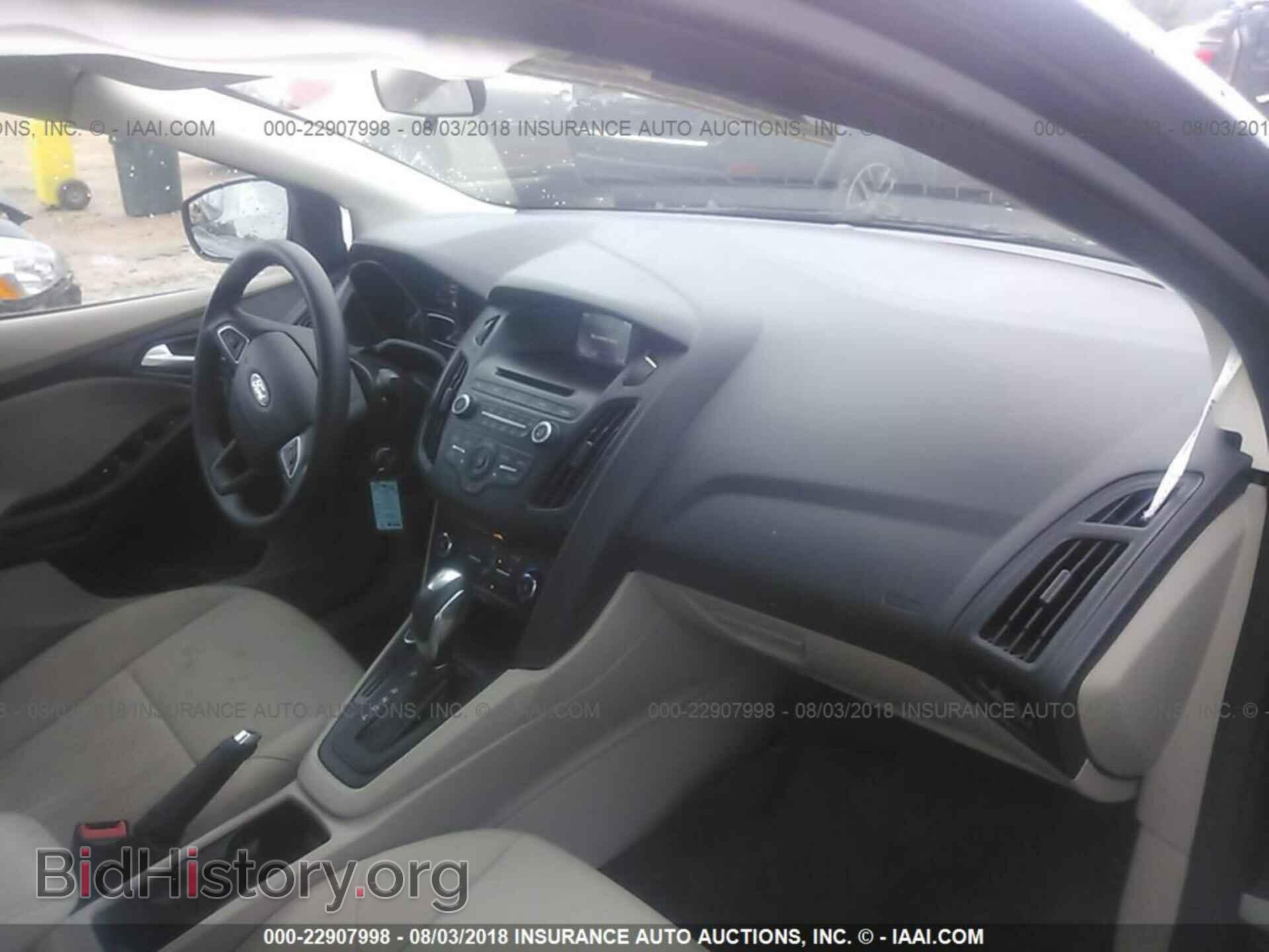 2016 Ford Focus - VIN: 1FADP3F25GL248993 - Photo 5