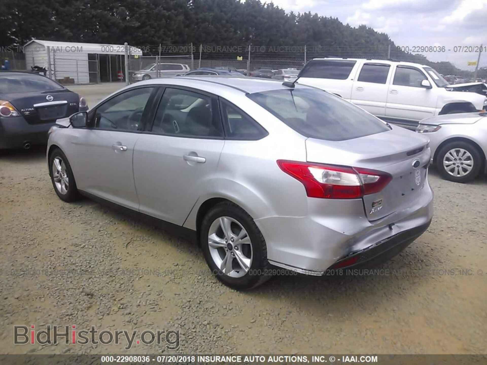 2014 Ford Focus - VIN: 1FADP3F20EL180695 - Фото 3