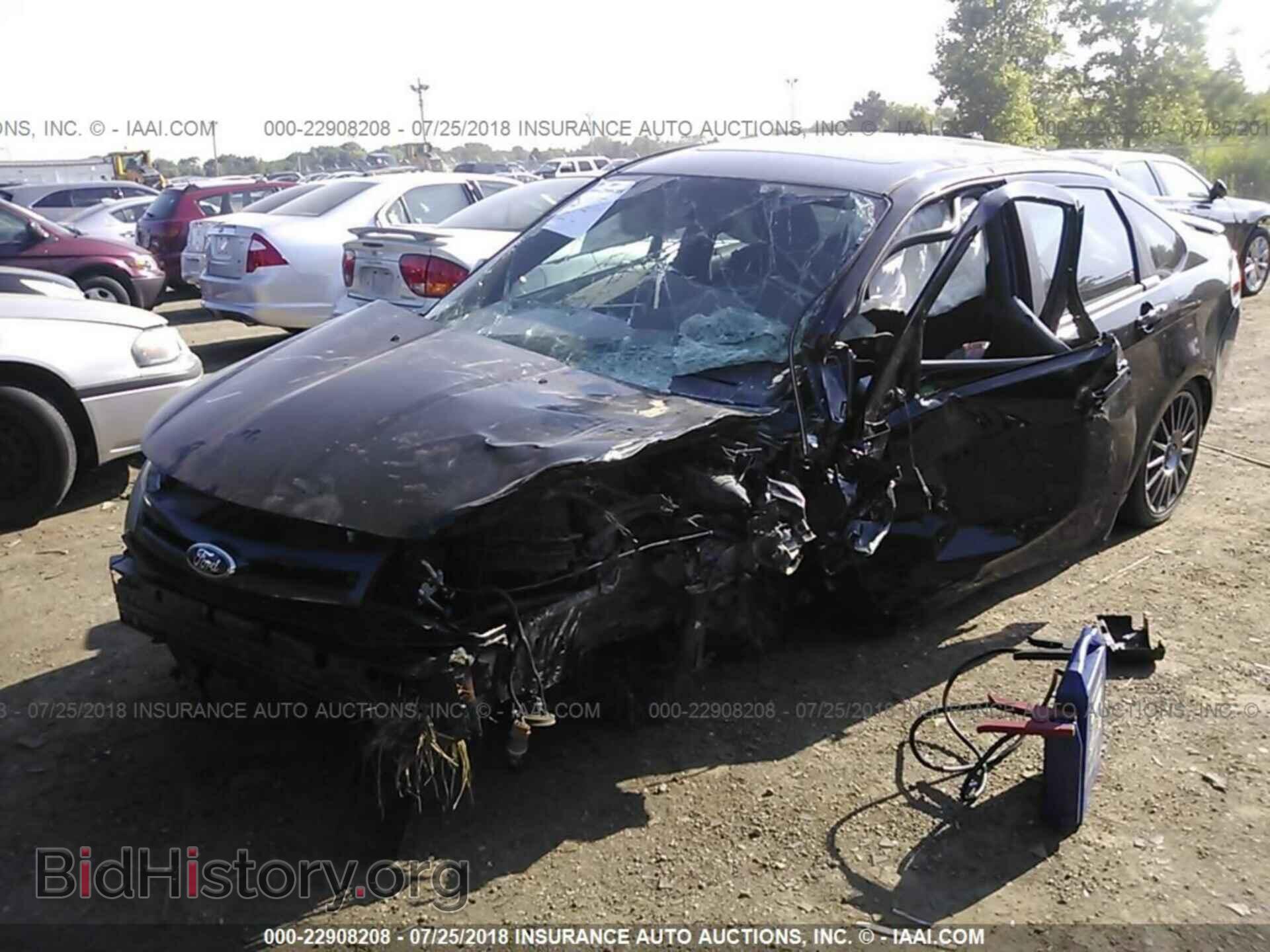 2011 Ford Focus - VIN: 1FAHP3GN8BW161168 - Photo 2