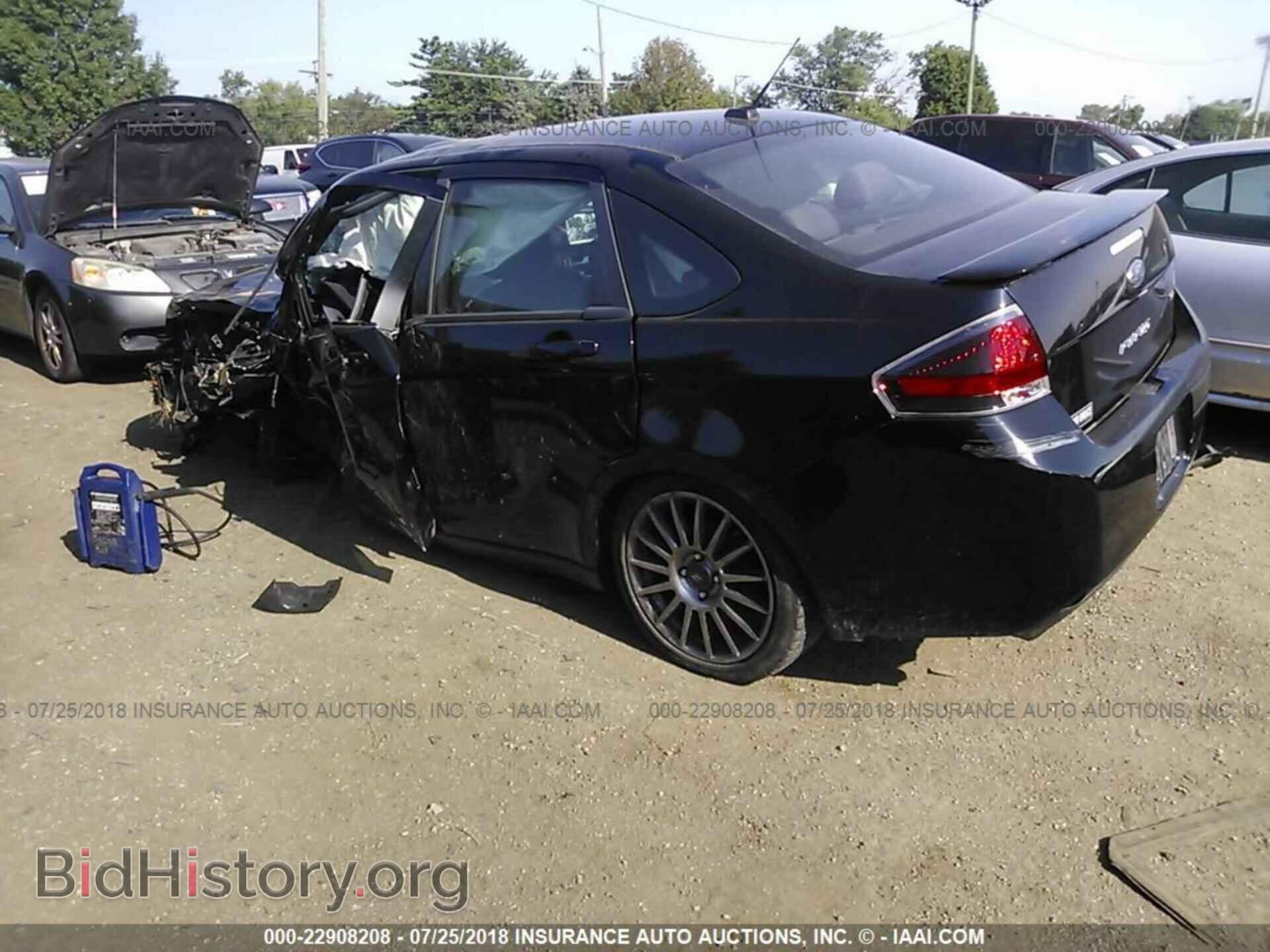 2011 Ford Focus - VIN: 1FAHP3GN8BW161168 - Photo 3