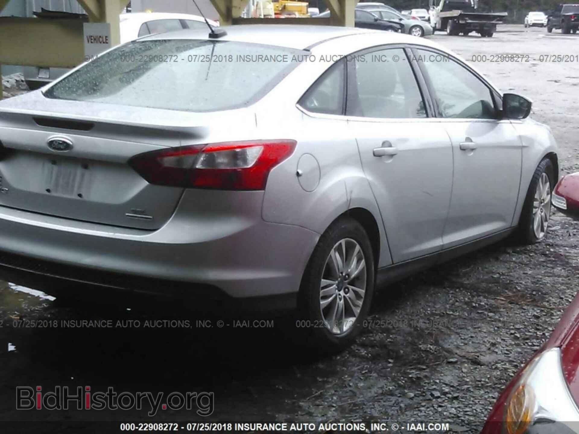 2012 Ford Focus - VIN: 1FAHP3H26CL420697 - Photo 4
