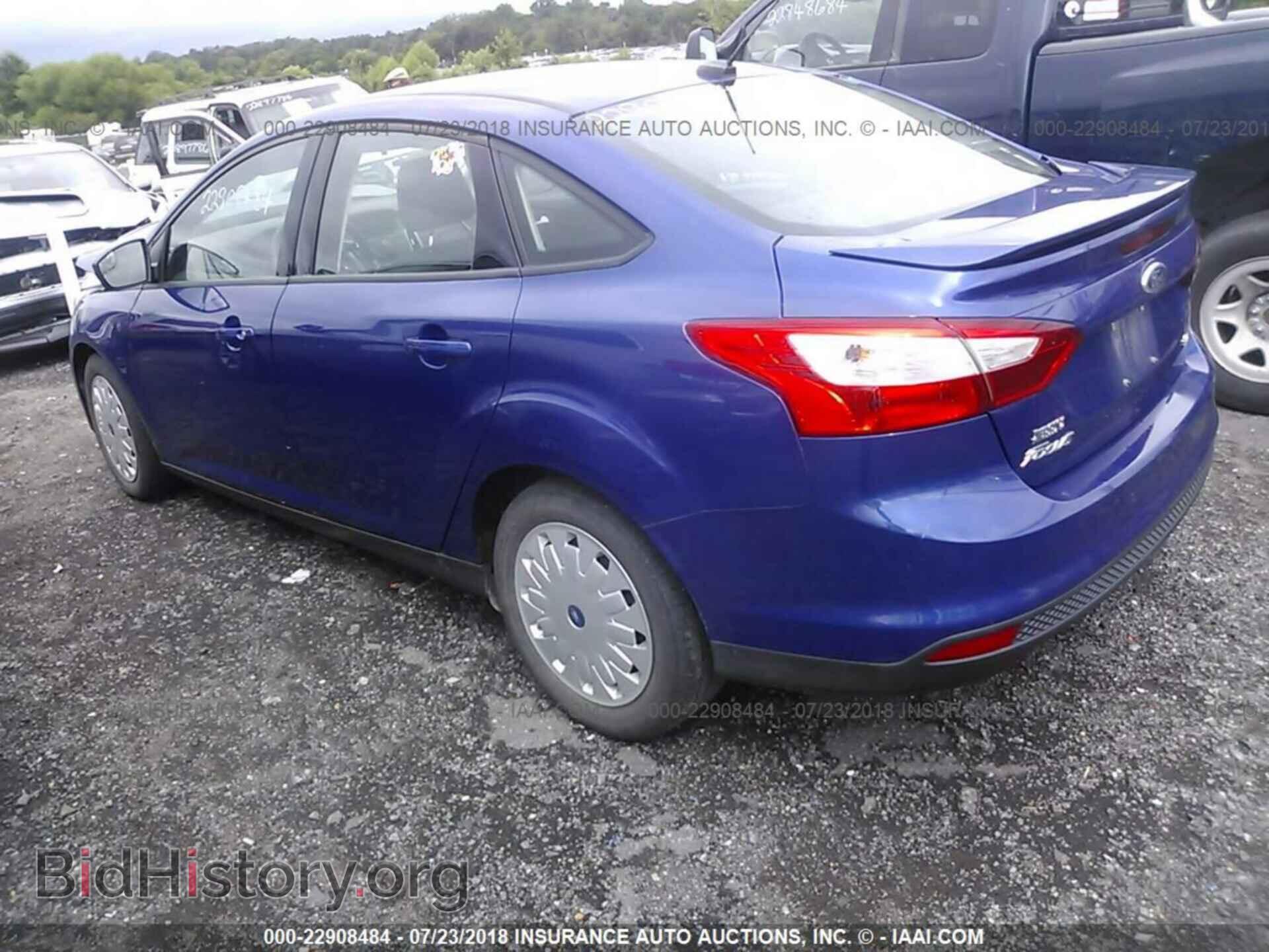 2012 Ford Focus - VIN: 1FAHP3F29CL232579 - Photo 3