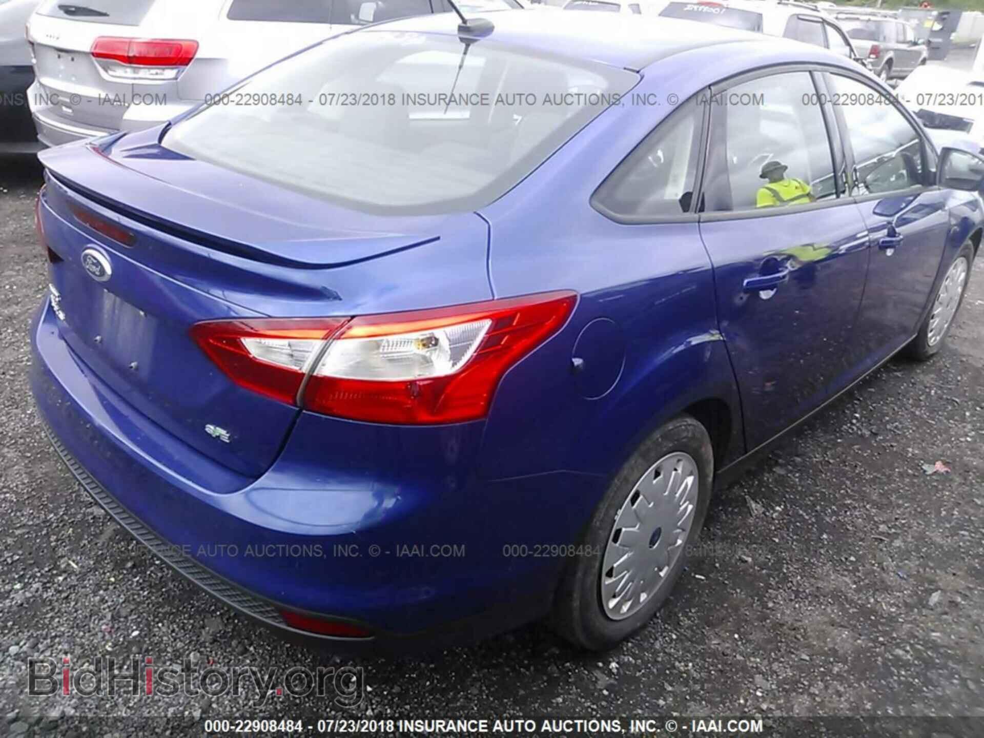 2012 Ford Focus - VIN: 1FAHP3F29CL232579 - Photo 4