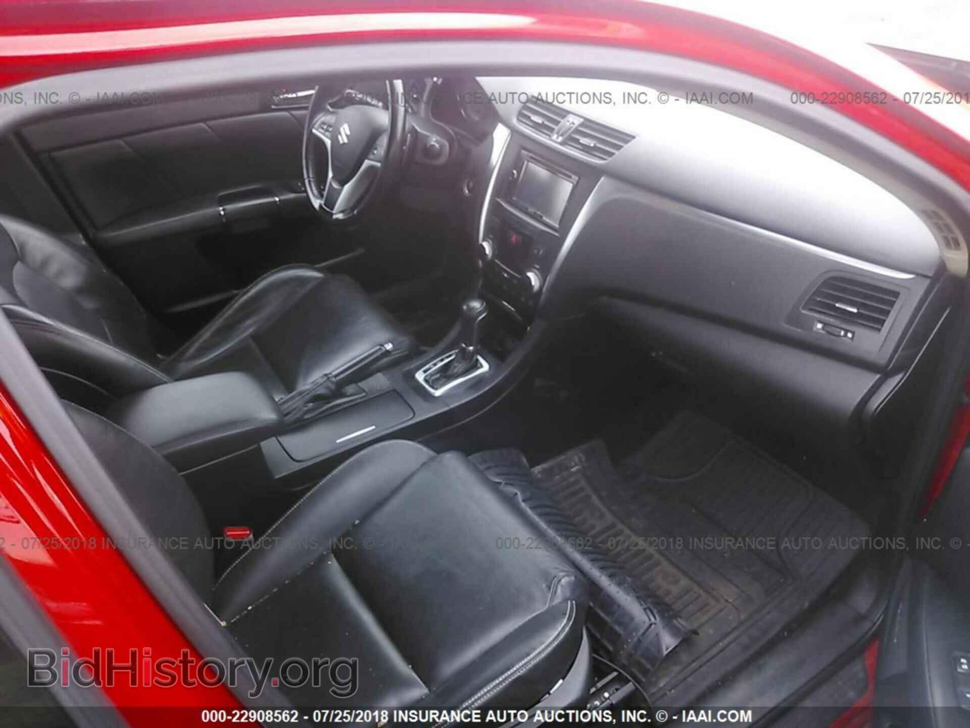 2011 Suzuki Kizashi - VIN: JS2RF9A81B6110351 - Photo 5