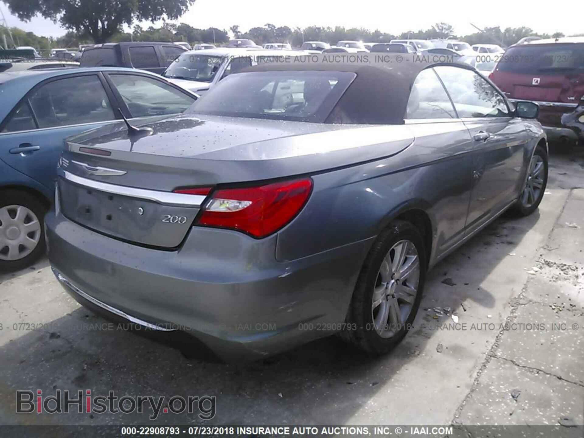 2012 Chrysler 200 - VIN: 1C3BCBEB4CN278966 - Photo 4