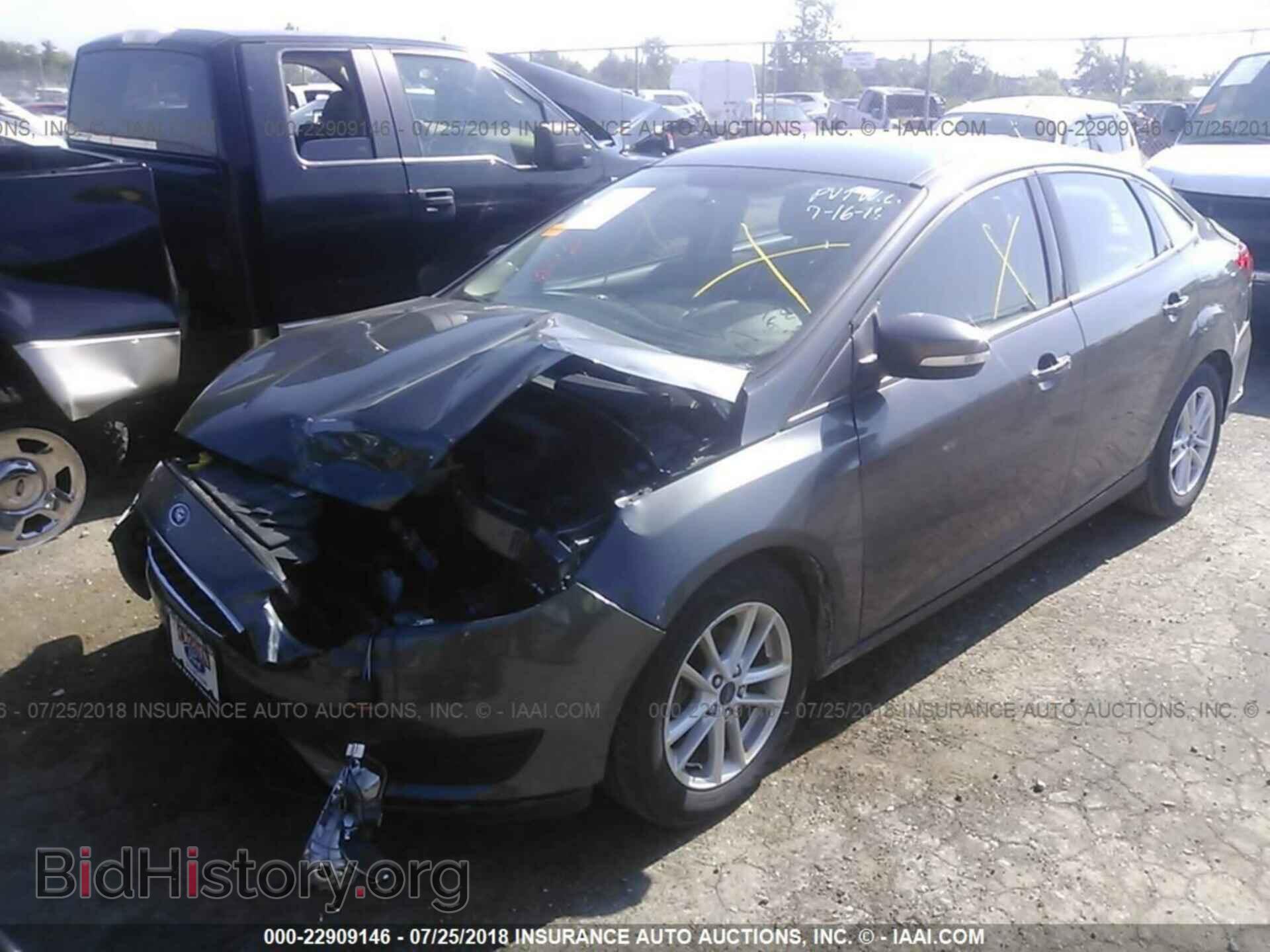 2017 Ford Focus - VIN: 1FADP3F23HL270430 - Photo 2