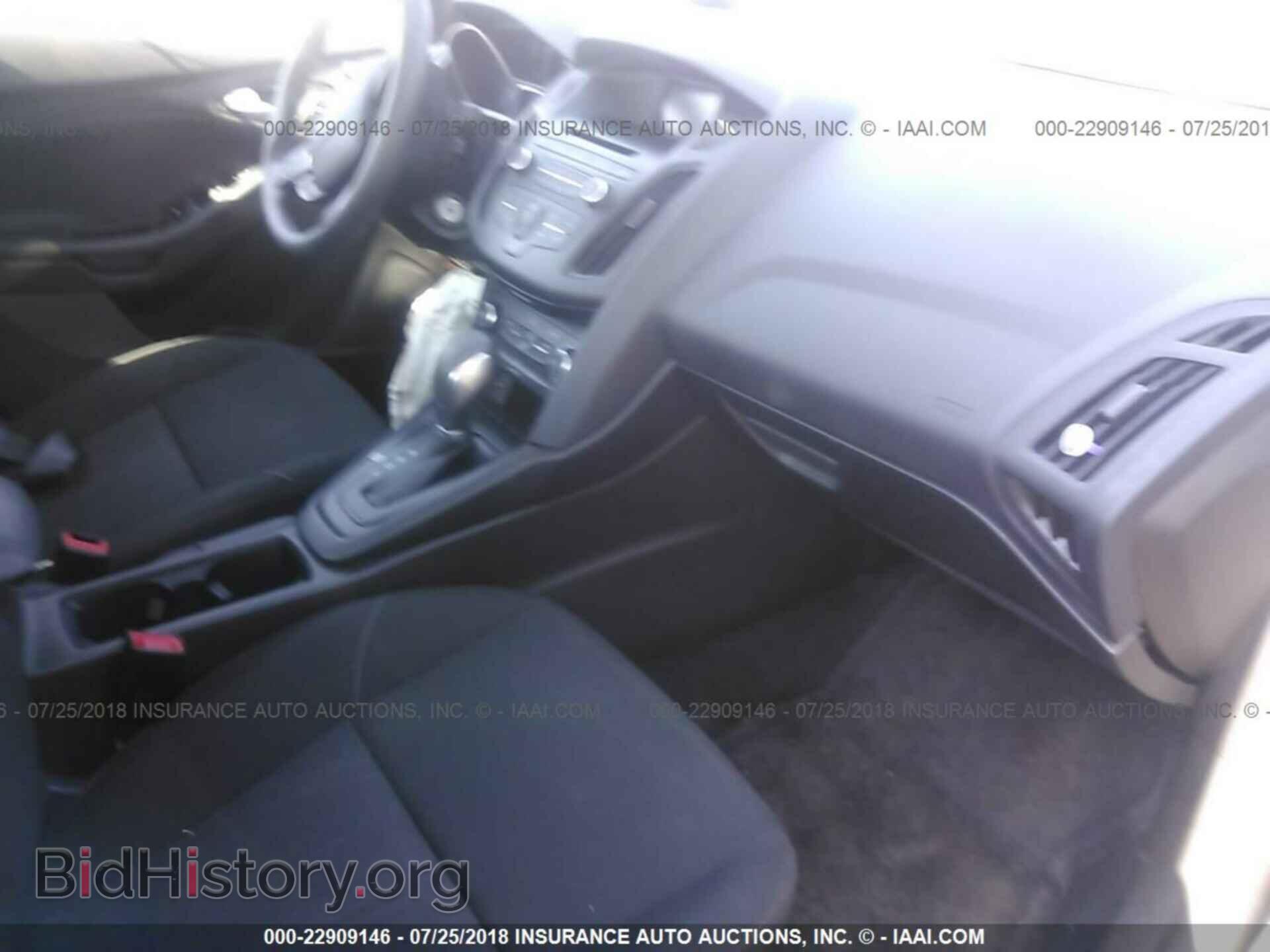 2017 Ford Focus - VIN: 1FADP3F23HL270430 - Photo 5