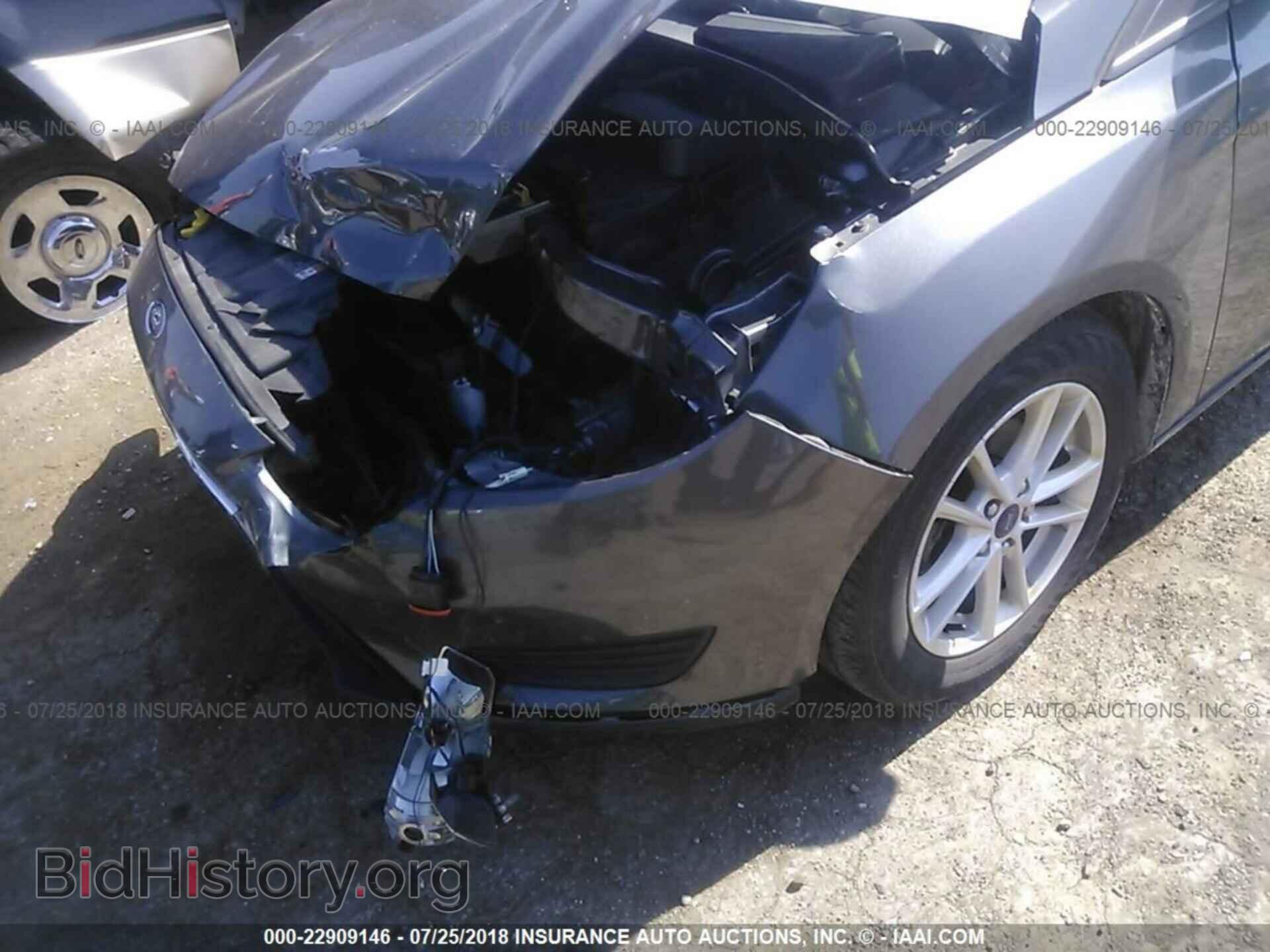 2017 Ford Focus - VIN: 1FADP3F23HL270430 - Photo 6