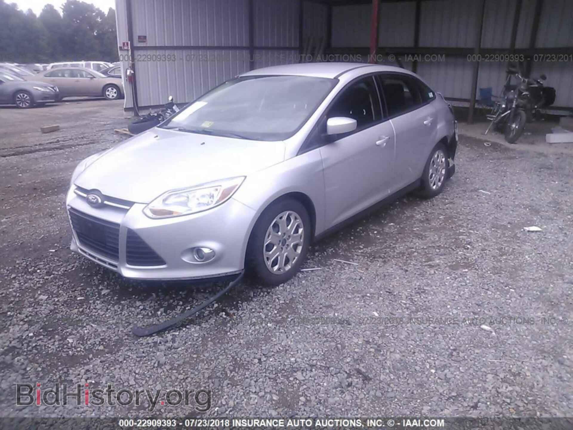 2012 Ford Focus - VIN: 1FAHP3F28CL195606 - Photo 2