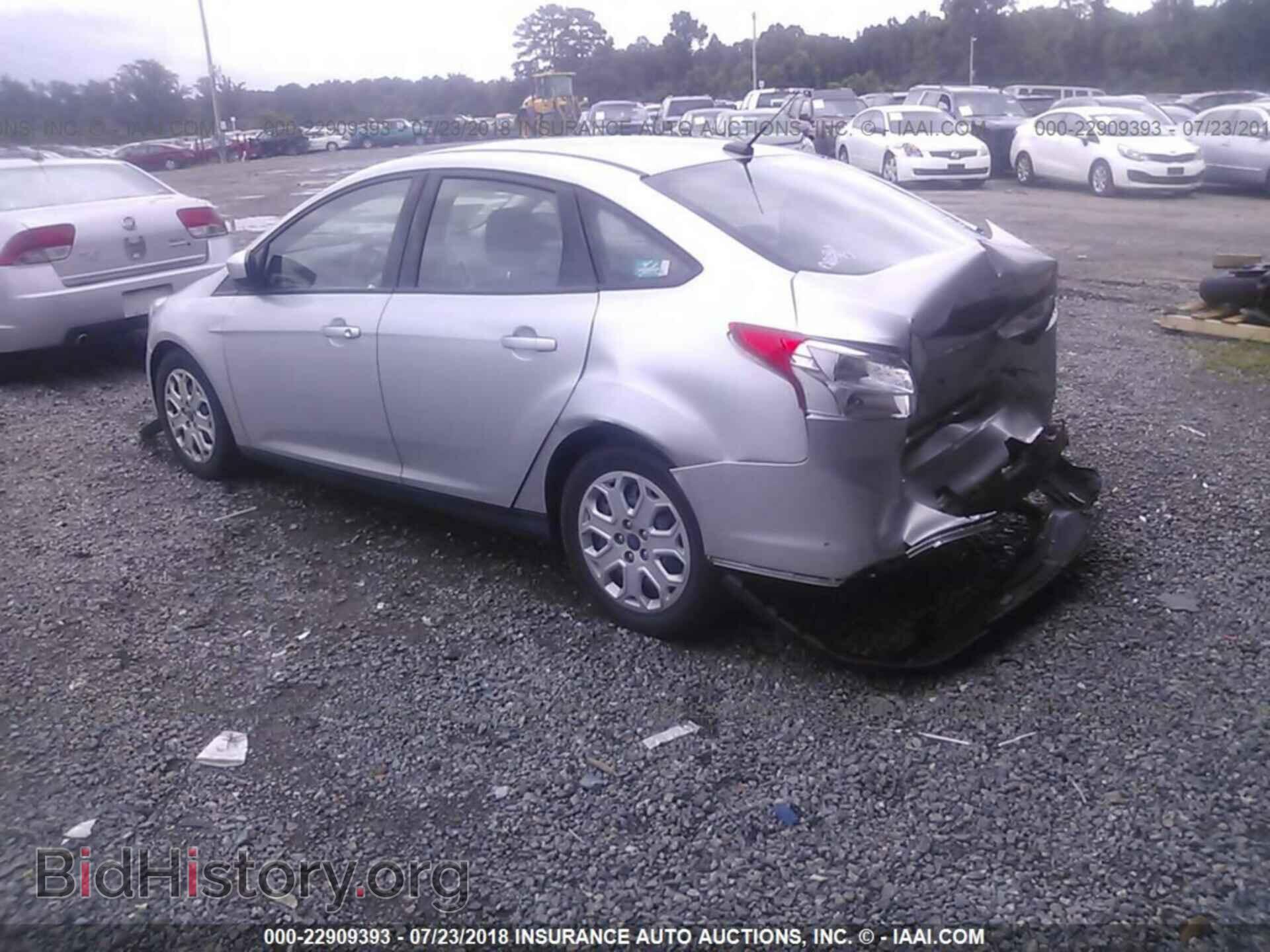 2012 Ford Focus - VIN: 1FAHP3F28CL195606 - Photo 3
