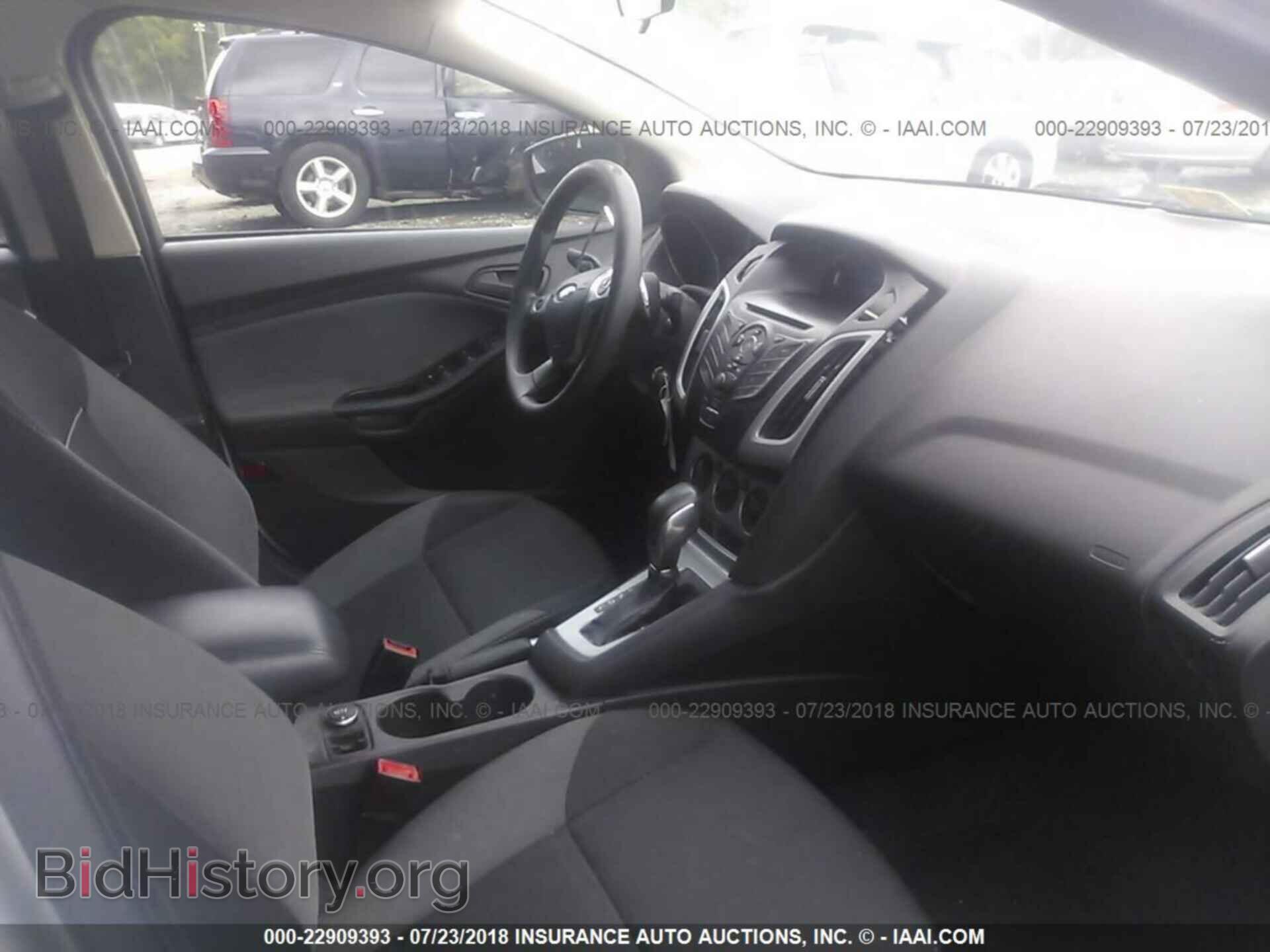2012 Ford Focus - VIN: 1FAHP3F28CL195606 - Photo 5