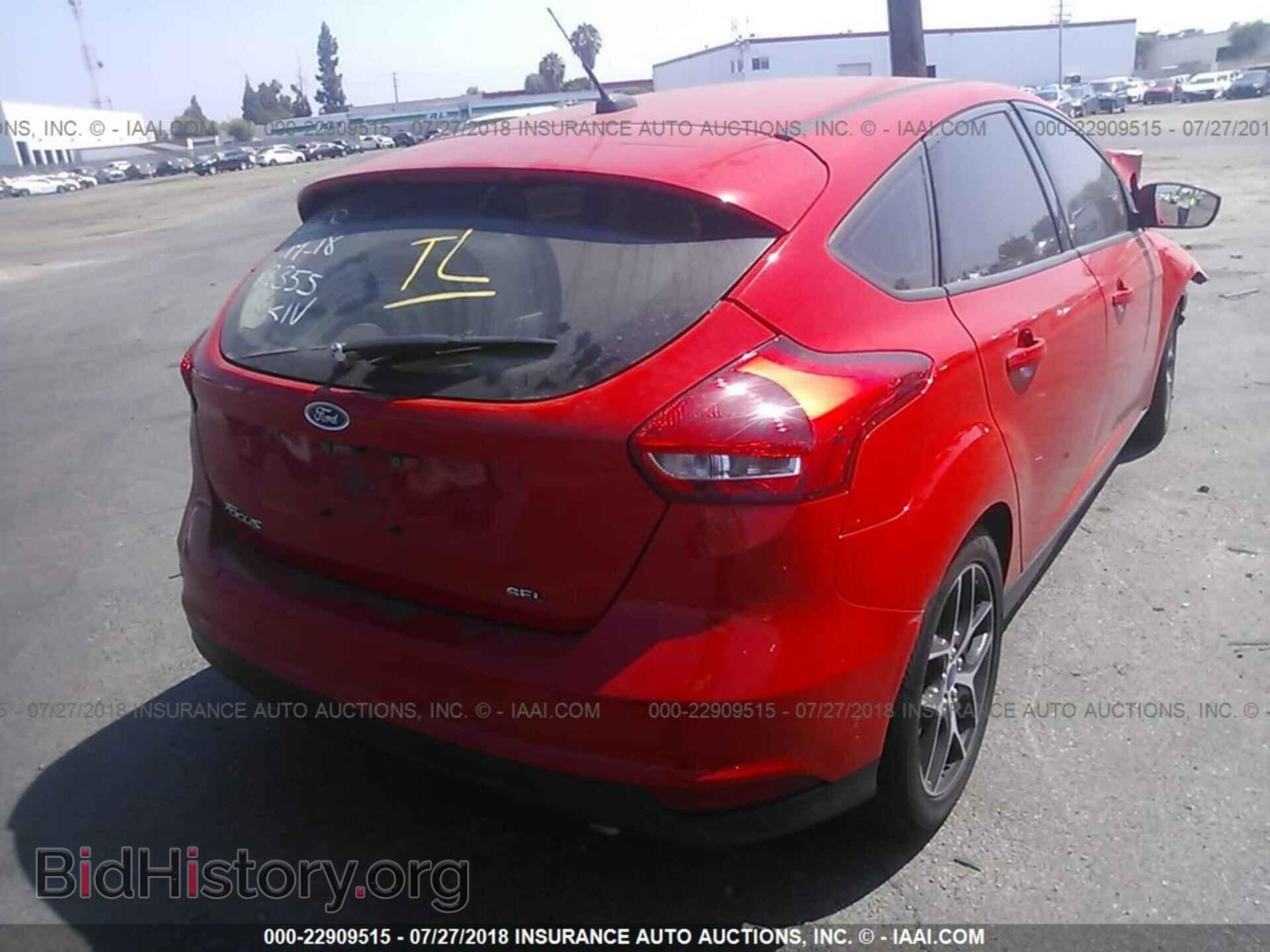2017 Ford Focus - VIN: 1FADP3M28HL235899 - Фото 4