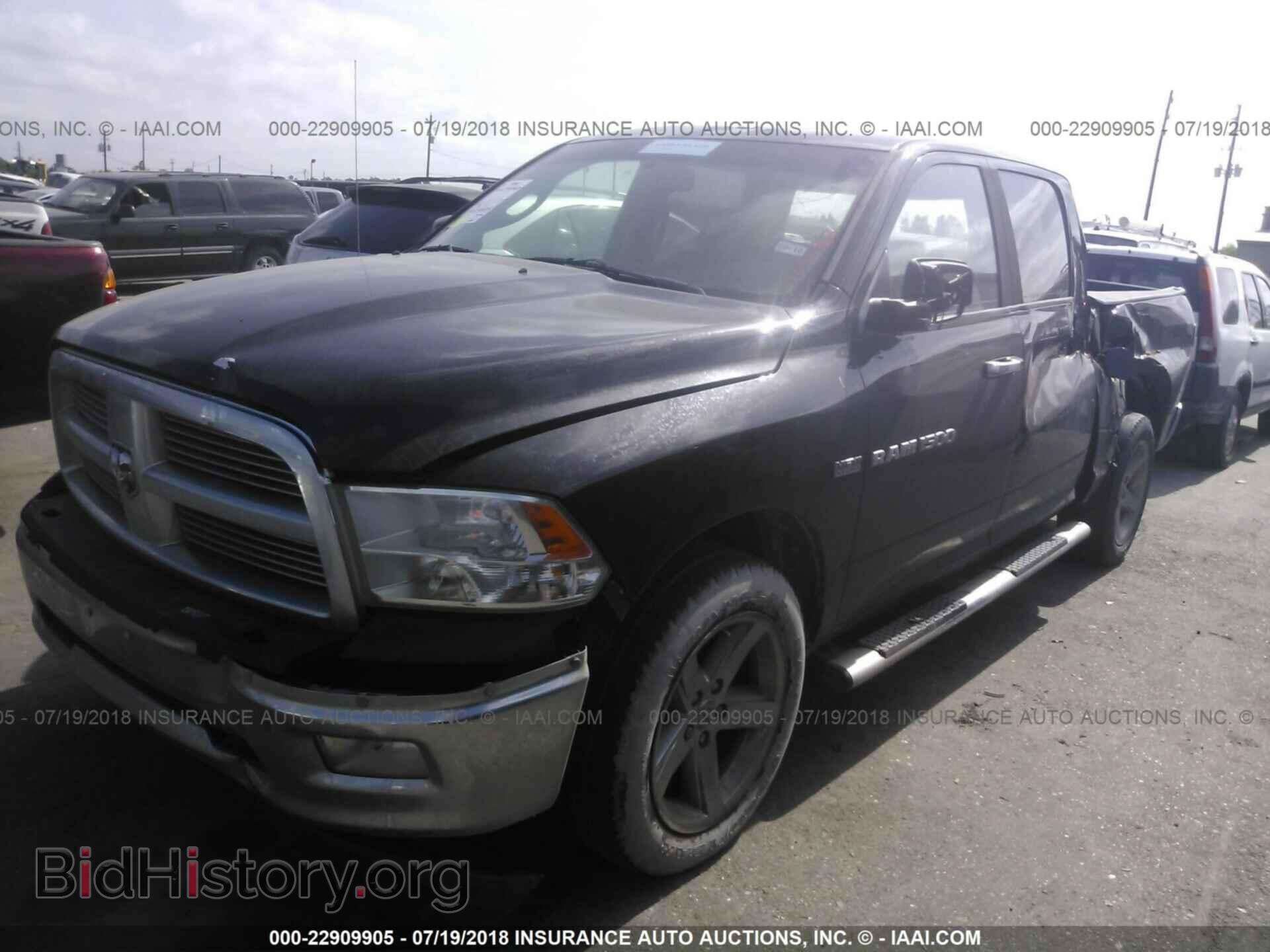 2011 Dodge Ram 1500 - VIN: 1D7RB1CT8BS564442 - Фото 2