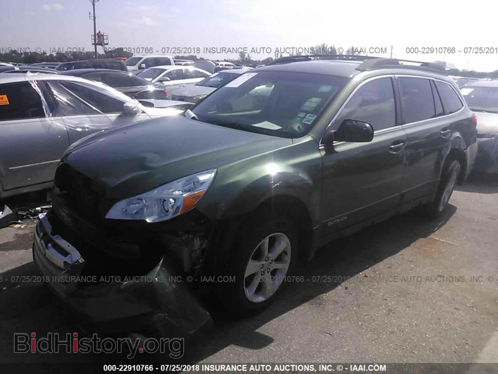 2014 Subaru Outback - VIN: 4S4BRBCC7E3225582 - Фото 2