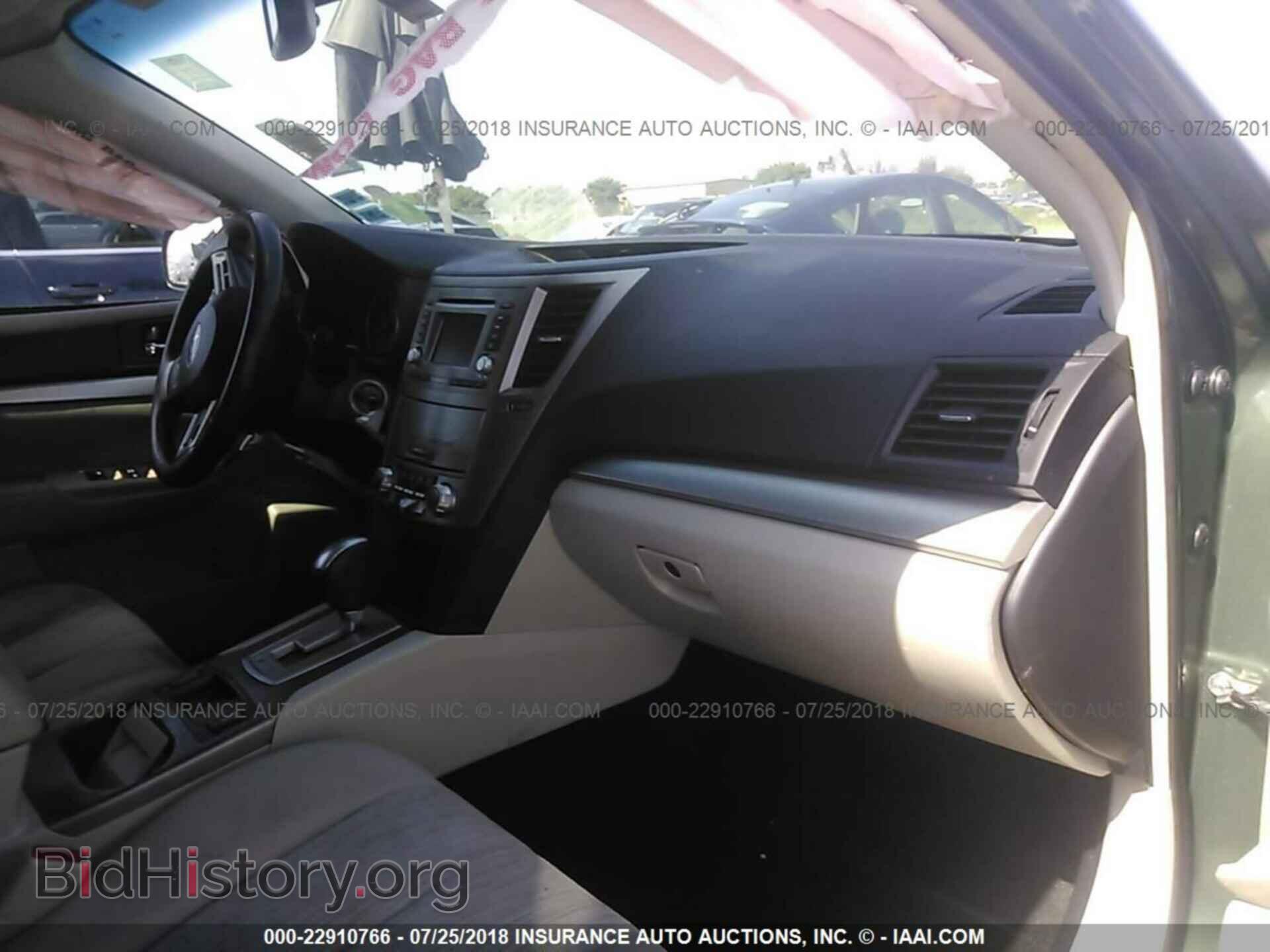 2014 Subaru Outback - VIN: 4S4BRBCC7E3225582 - Фото 5