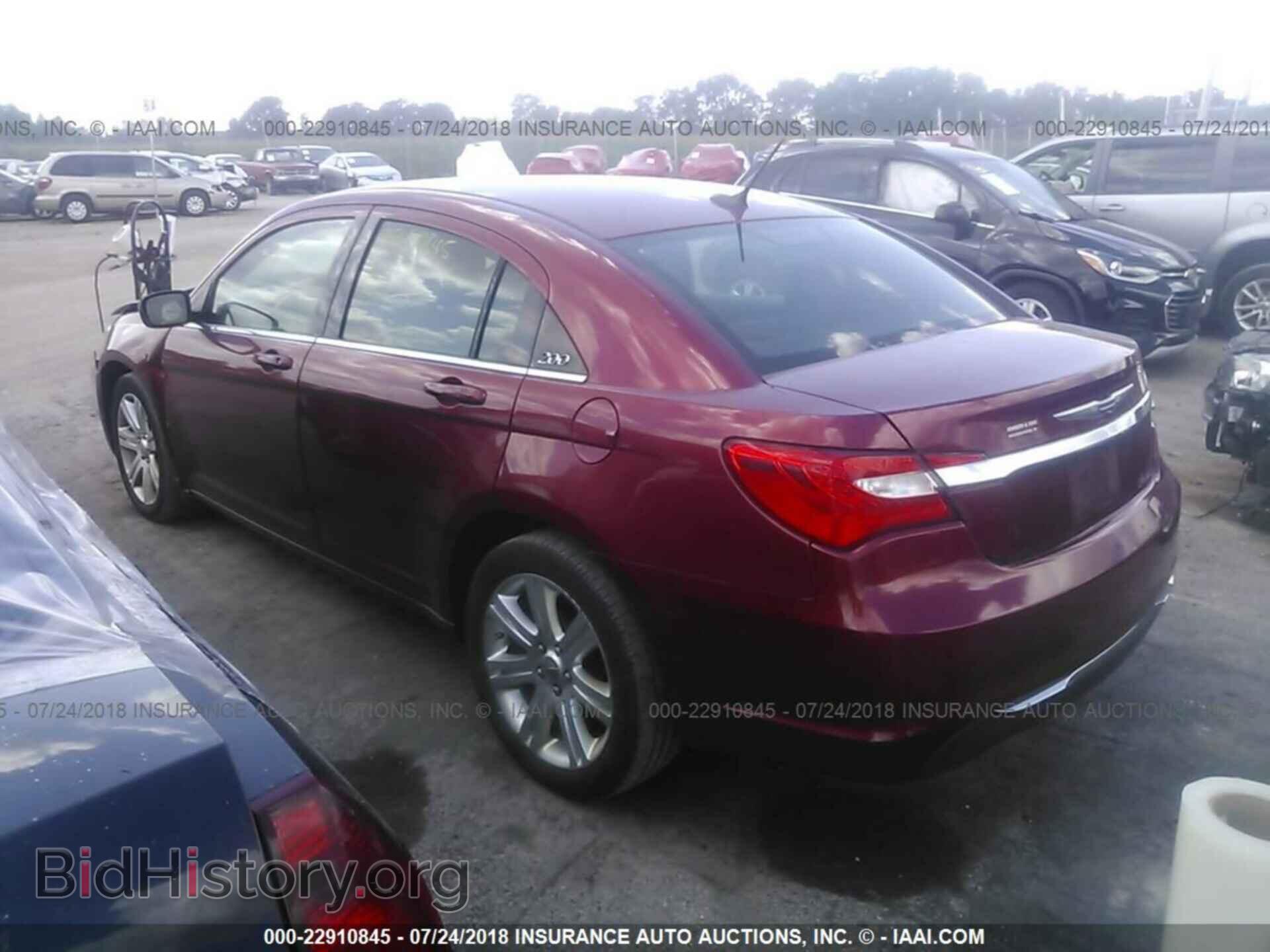 2013 Chrysler 200 - VIN: 1C3CCBAB2DN647125 - Photo 3