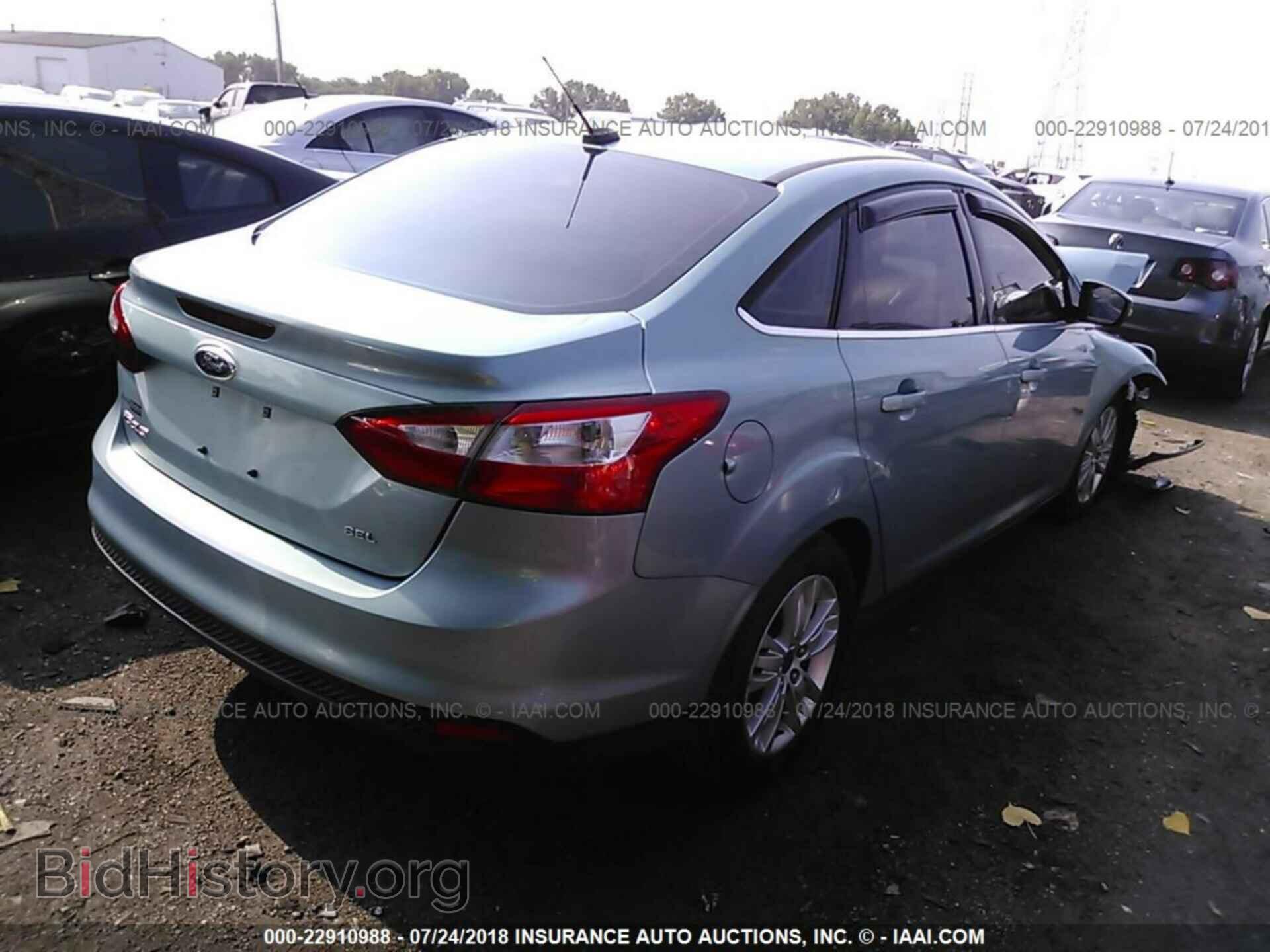 2012 Ford Focus - VIN: 1FAHP3H27CL361370 - Photo 4