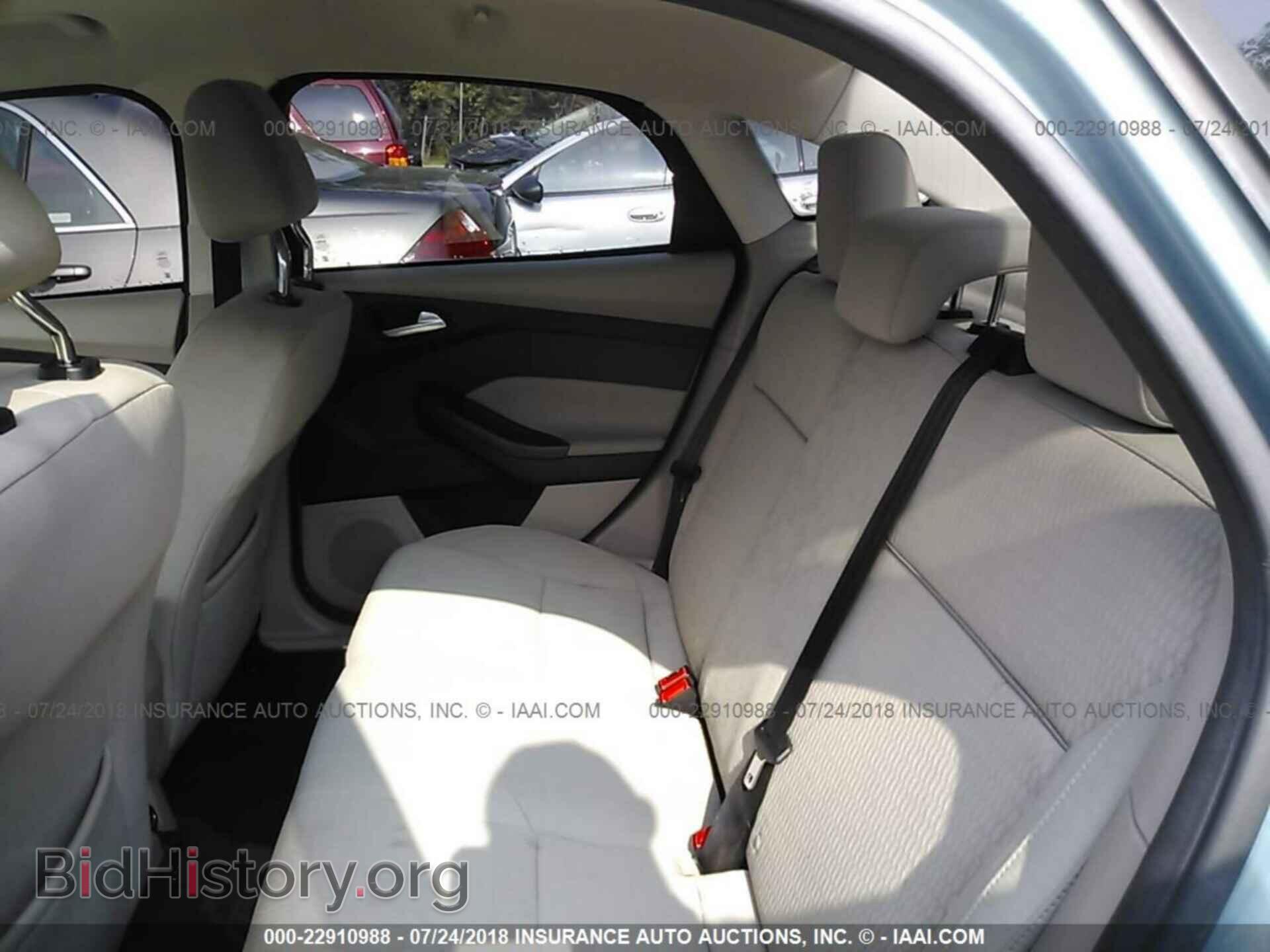2012 Ford Focus - VIN: 1FAHP3H27CL361370 - Photo 8