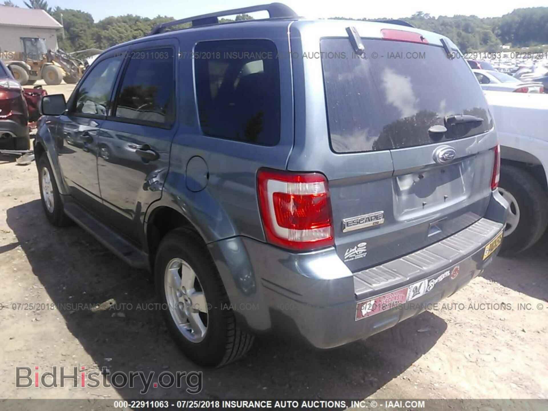 2011 Ford Escape - VIN: 1FMCU0D73BKA94435 - Photo 3