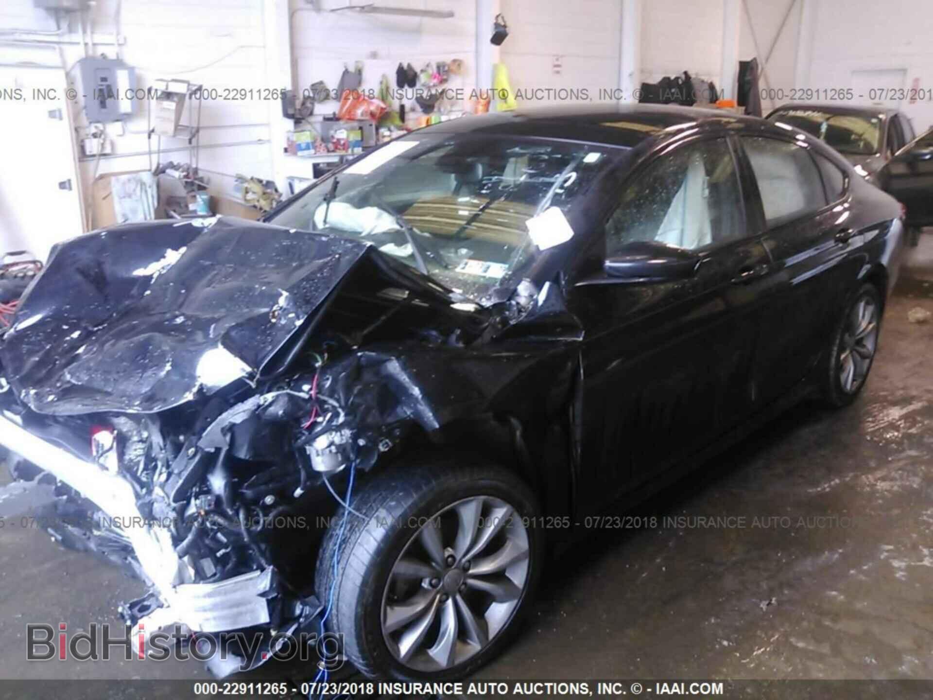 2015 Chrysler 200 - VIN: 1C3CCCBB2FN578461 - Фото 2