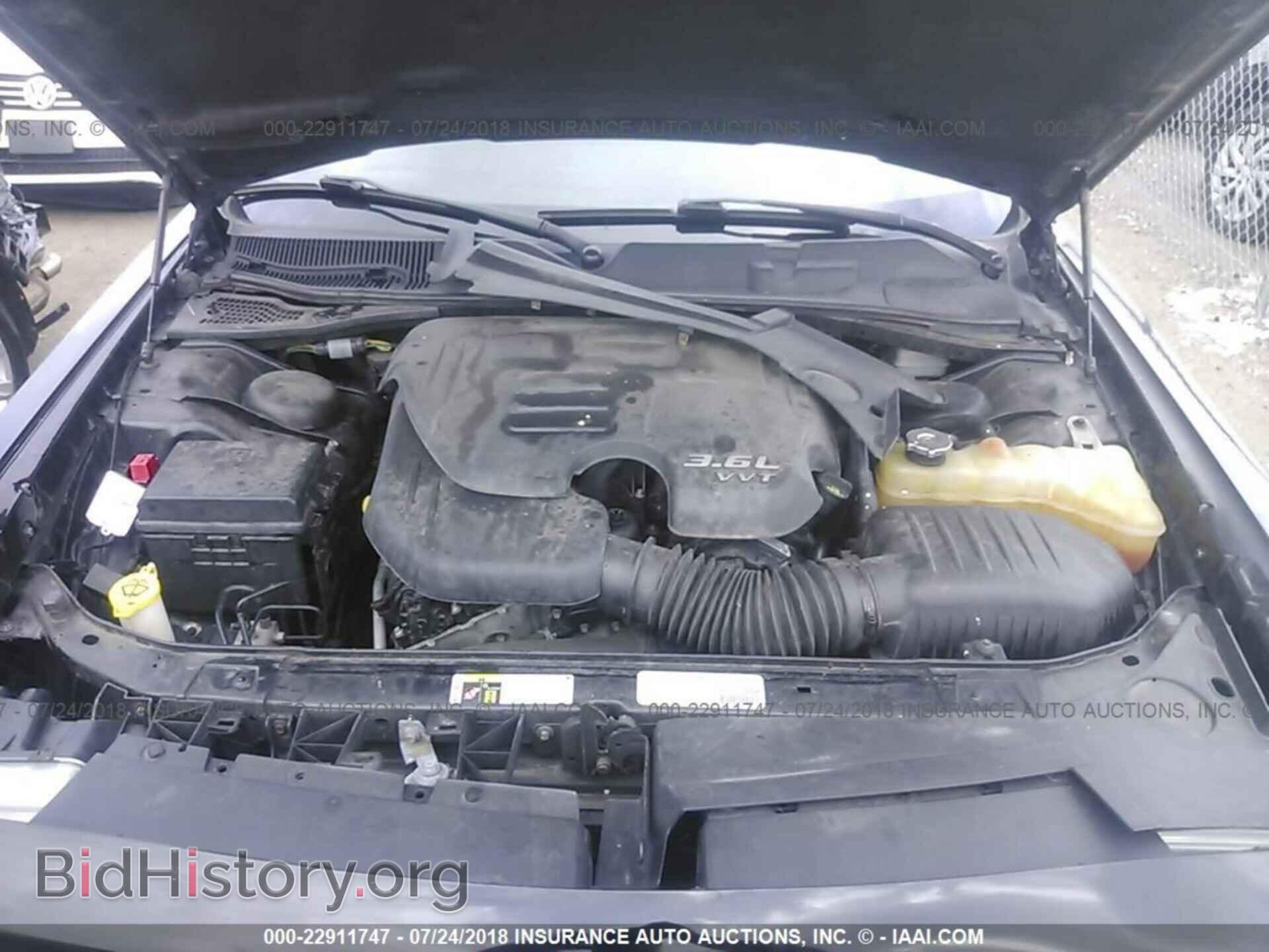 2014 Dodge Challenger - VIN: 2C3CDYAG4EH276930 - Photo 10