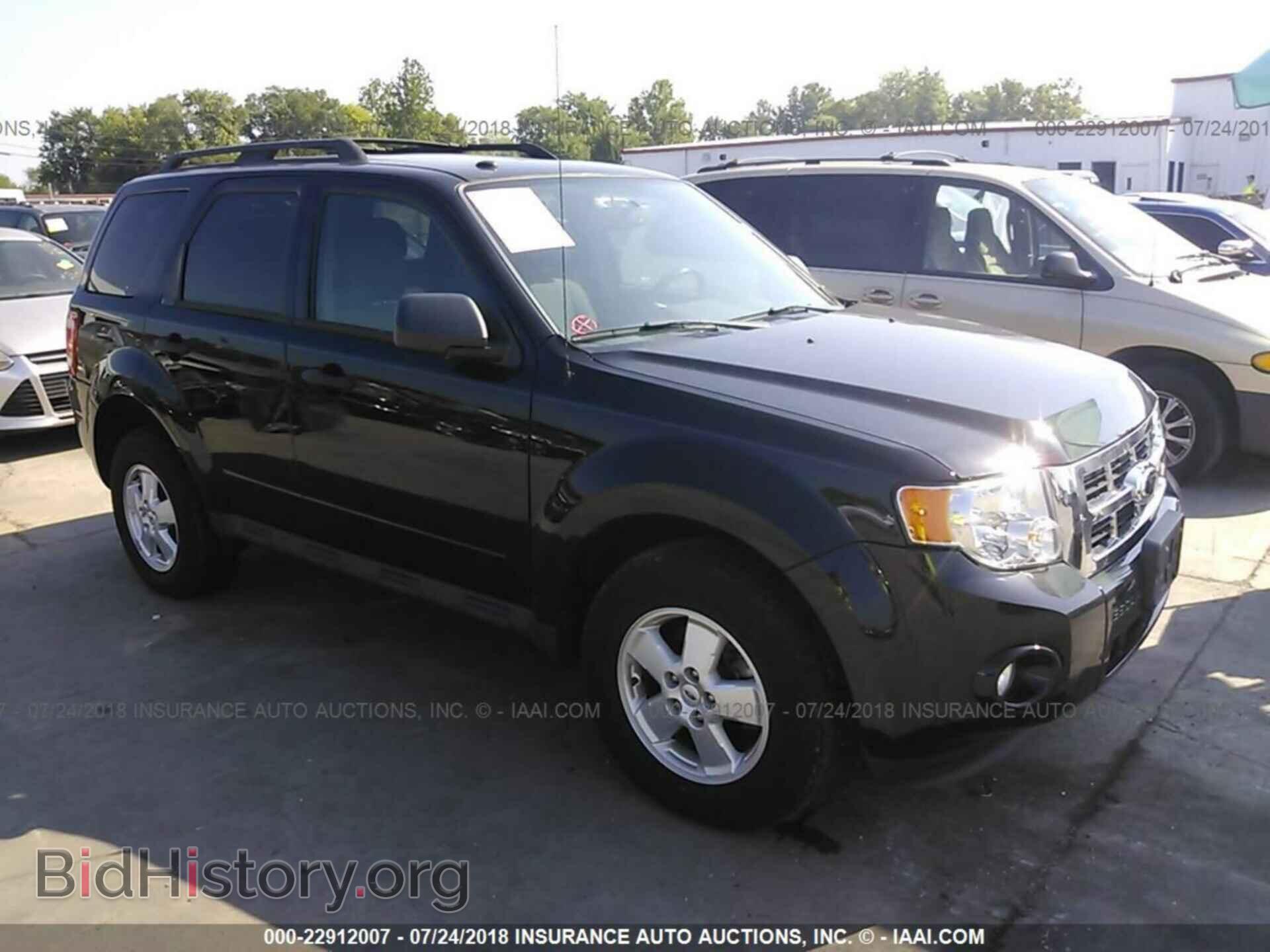 Photo 1FMCU0DG0CKC66177 - Ford Escape 2012