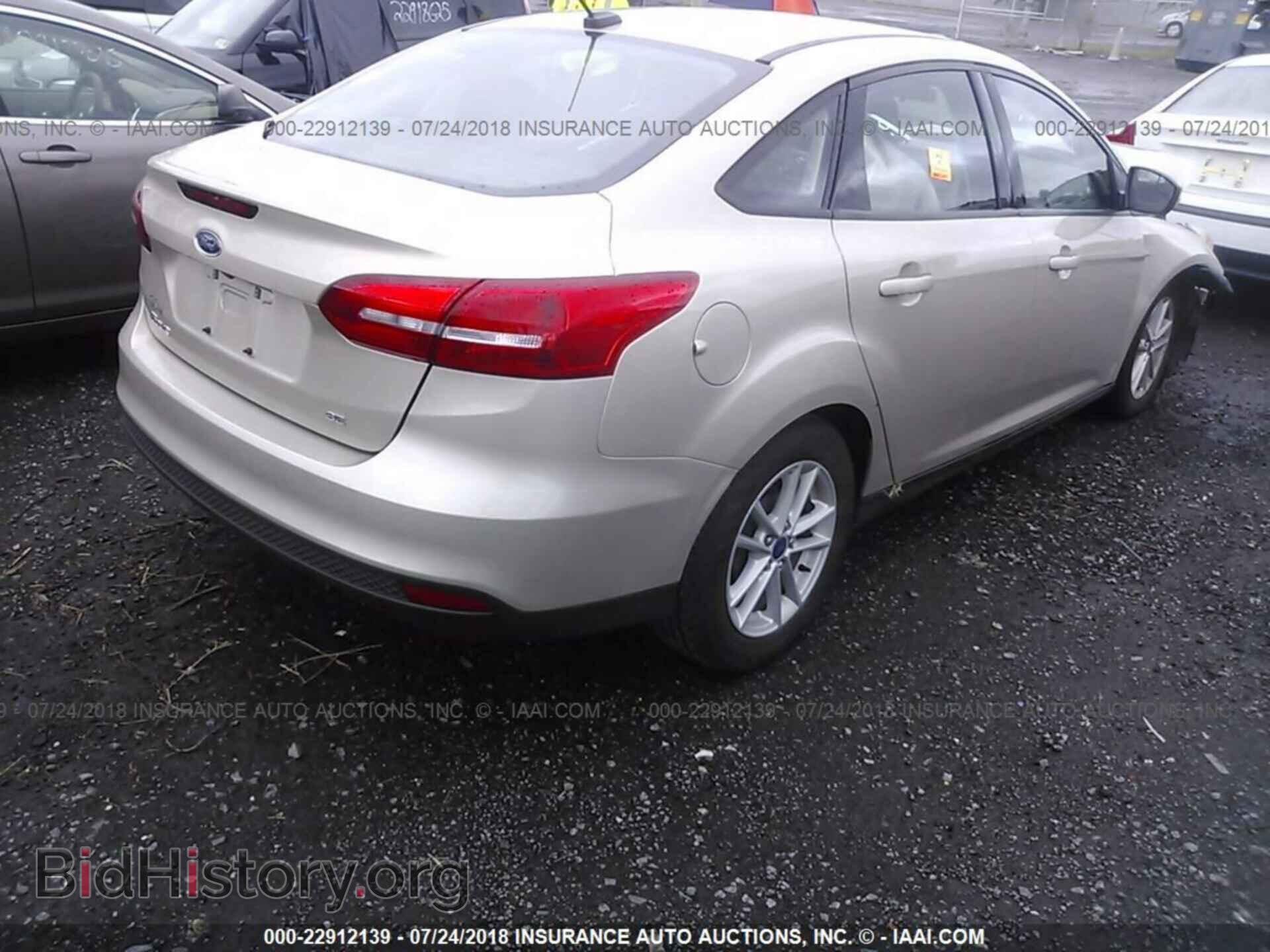 2017 Ford Focus - VIN: 1FADP3F28HL243398 - Фото 4